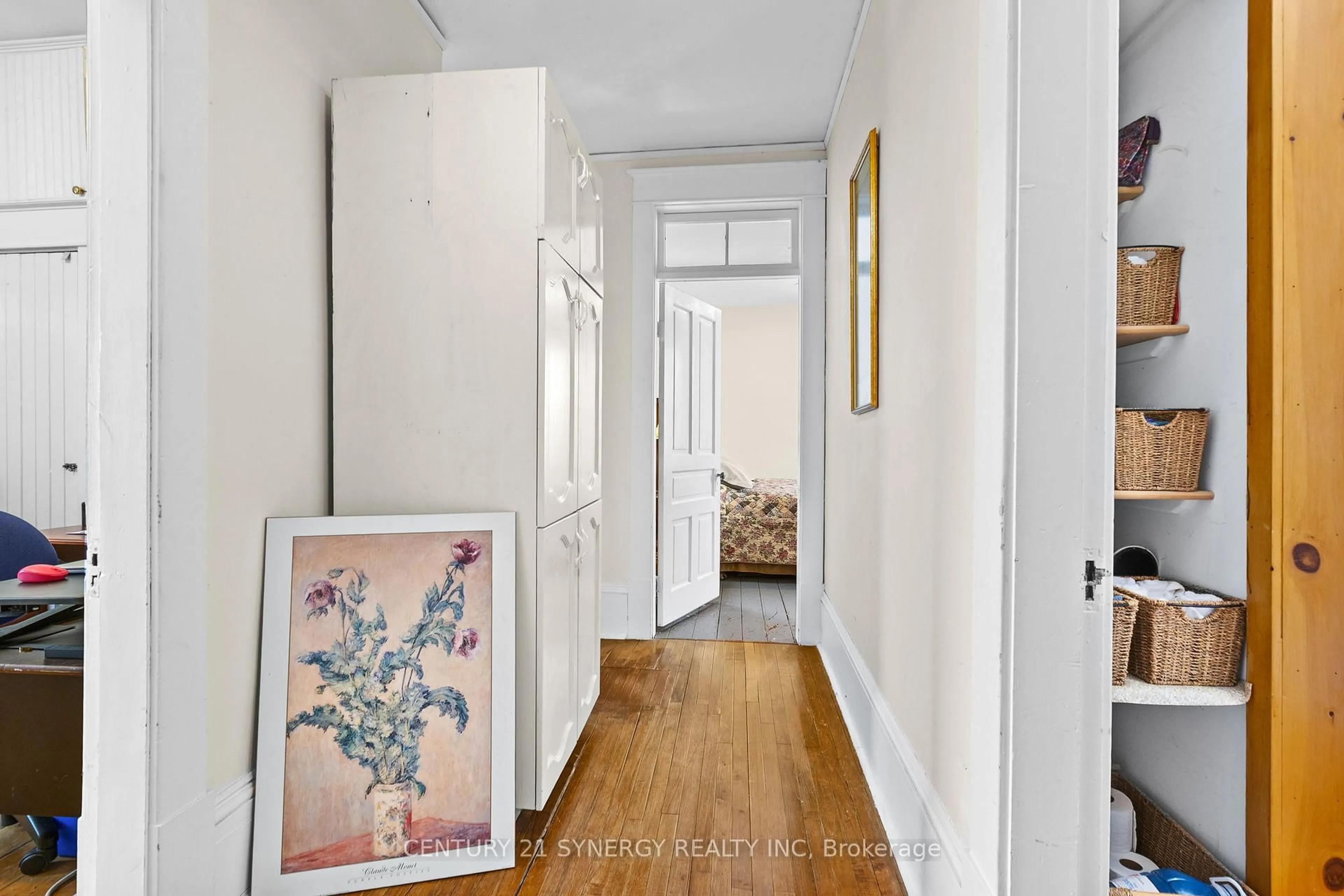 Indoor entryway for 1104 County Road 16 Rd, Merrickville-Wolford Ontario K0G 1G0