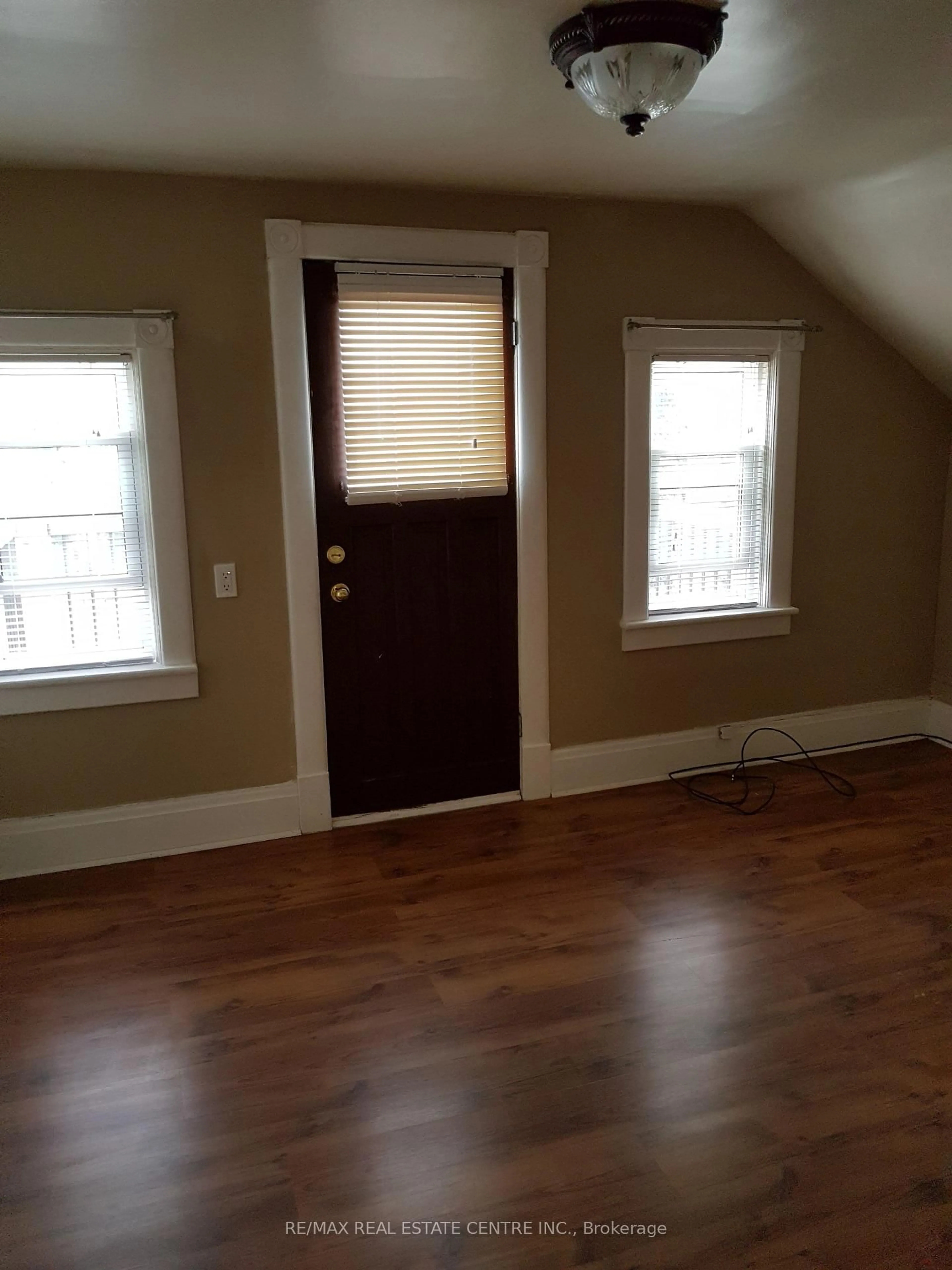 A pic of a room for 43 Dumfries St, Cambridge Ontario N1S 1Y6