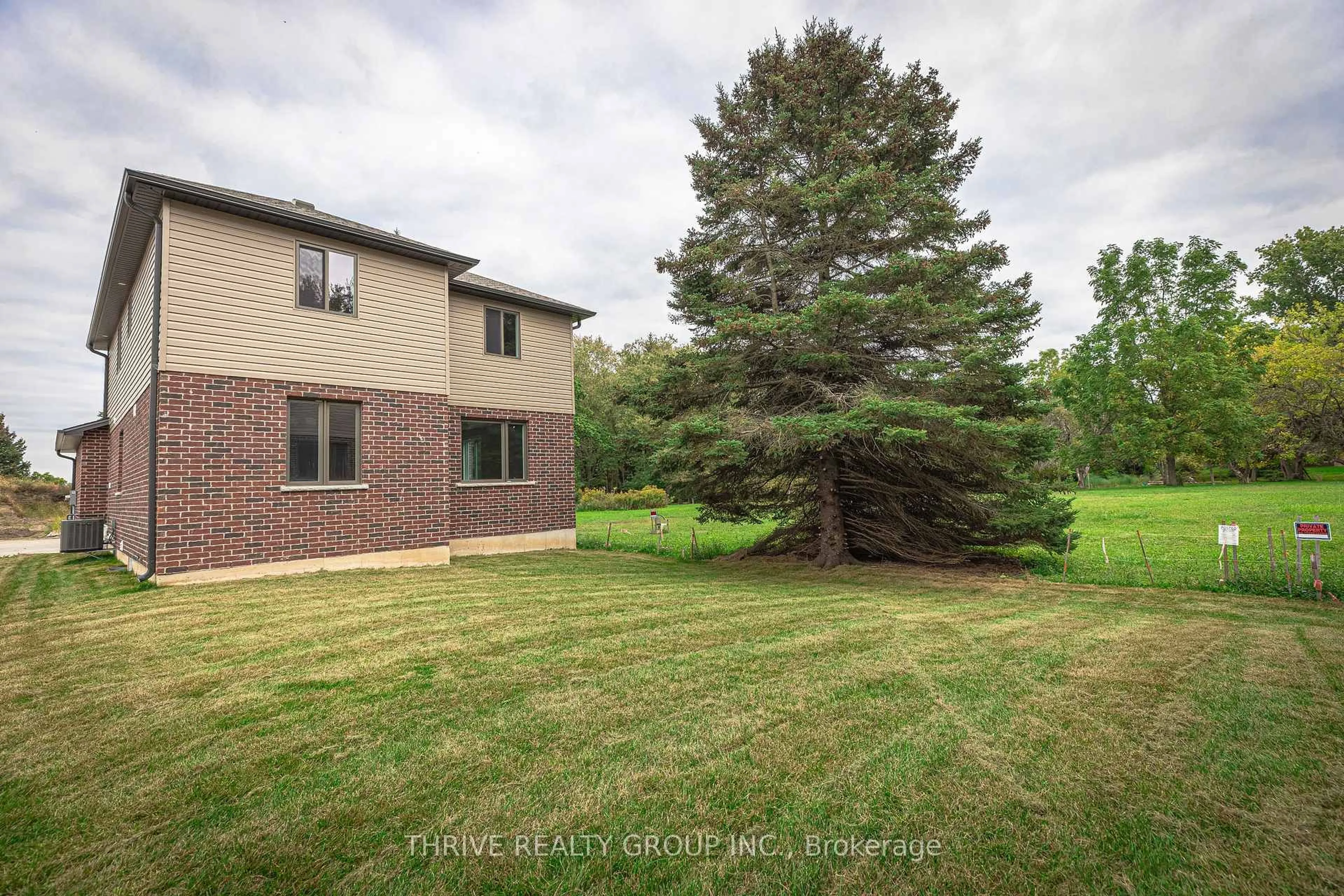 Unknown for 3465 ORIOLE Circ, London South Ontario N6N 1K6