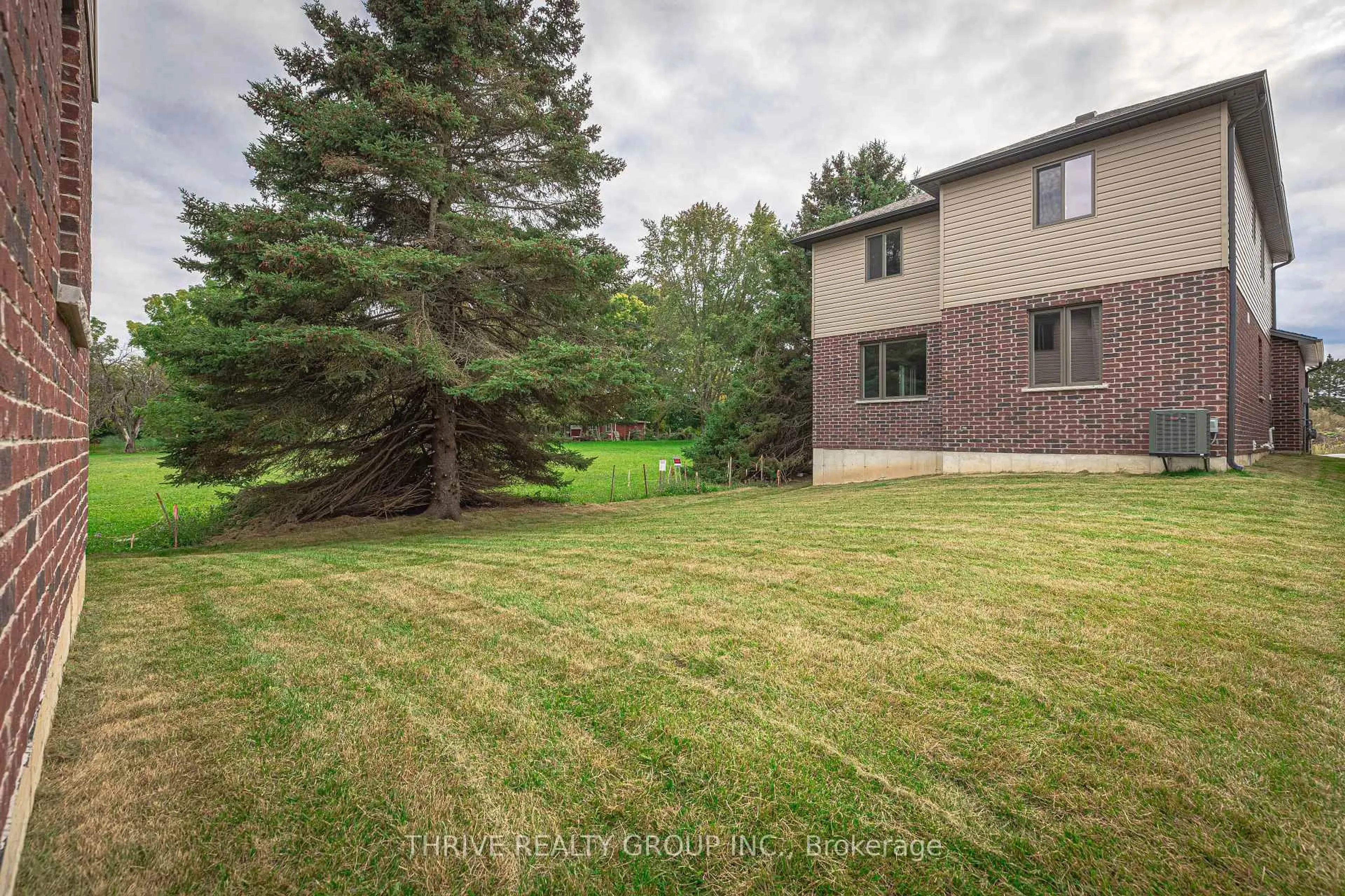 Patio, unknown for 3465 ORIOLE Circ, London South Ontario N6N 1K6