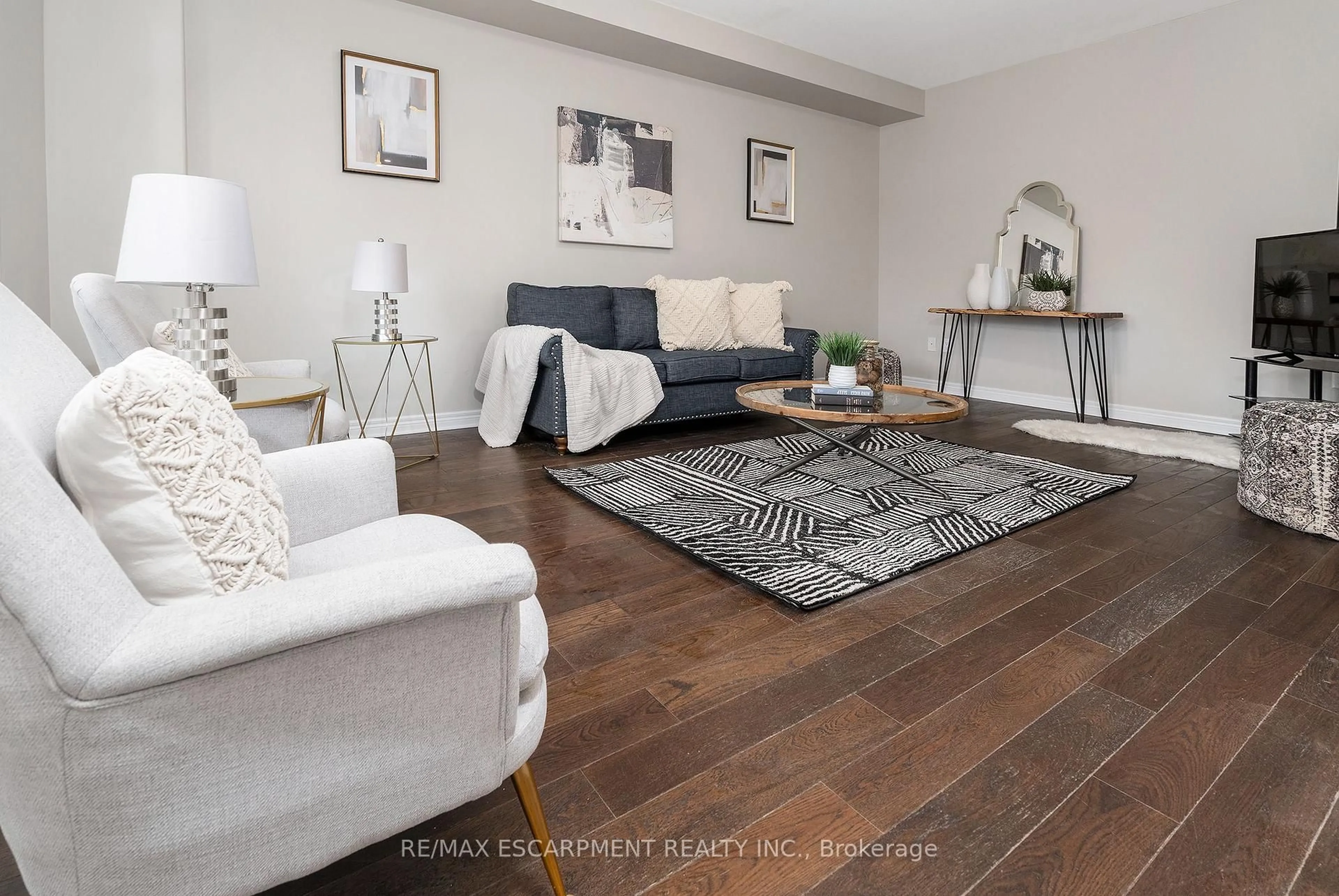 Living room with furniture, unknown for 6 Laurent Ave, Welland Ontario L3B 0E2