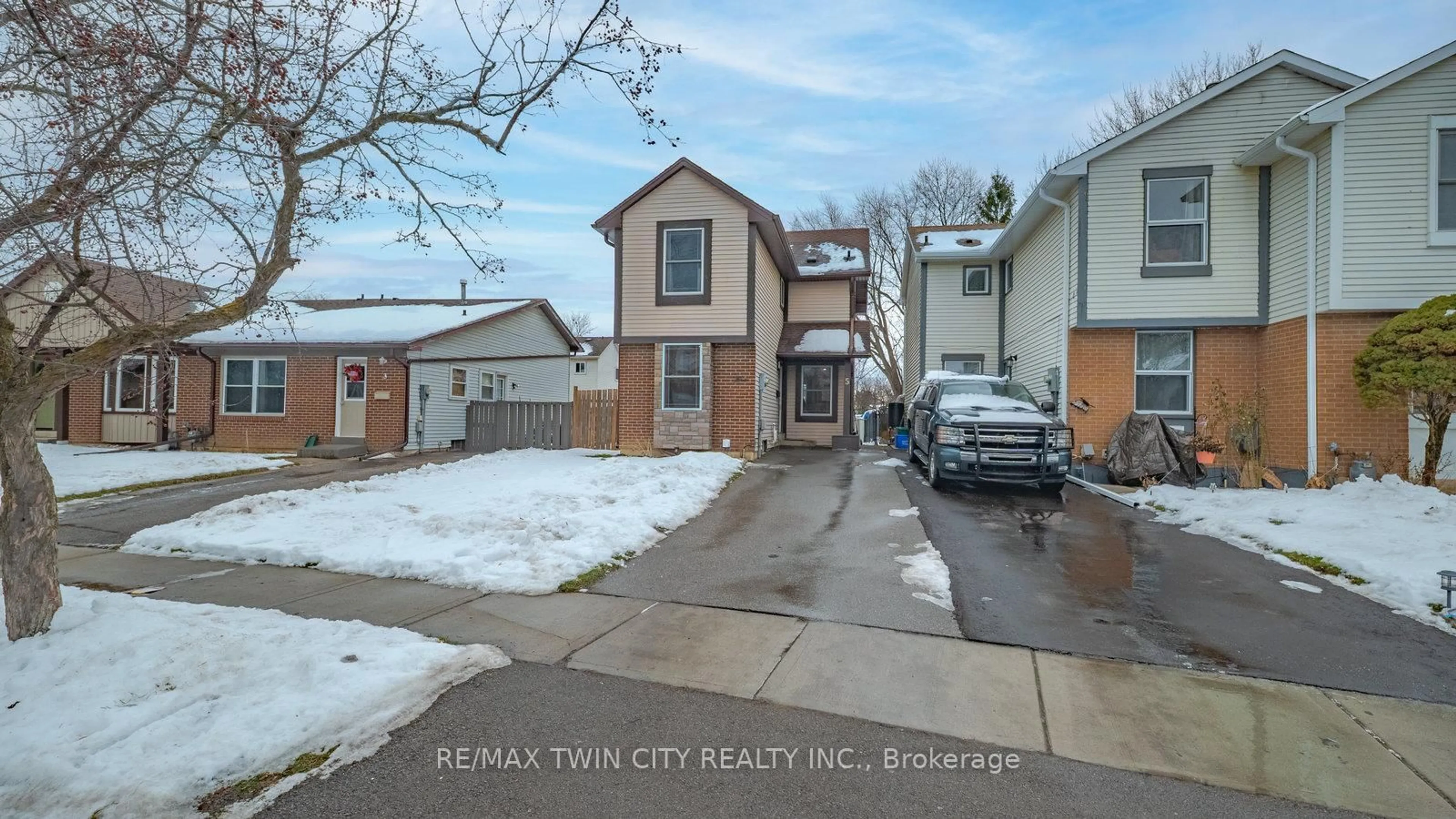 Unknown for 5 Enfield Cres, Brantford Ontario N3P 1B3