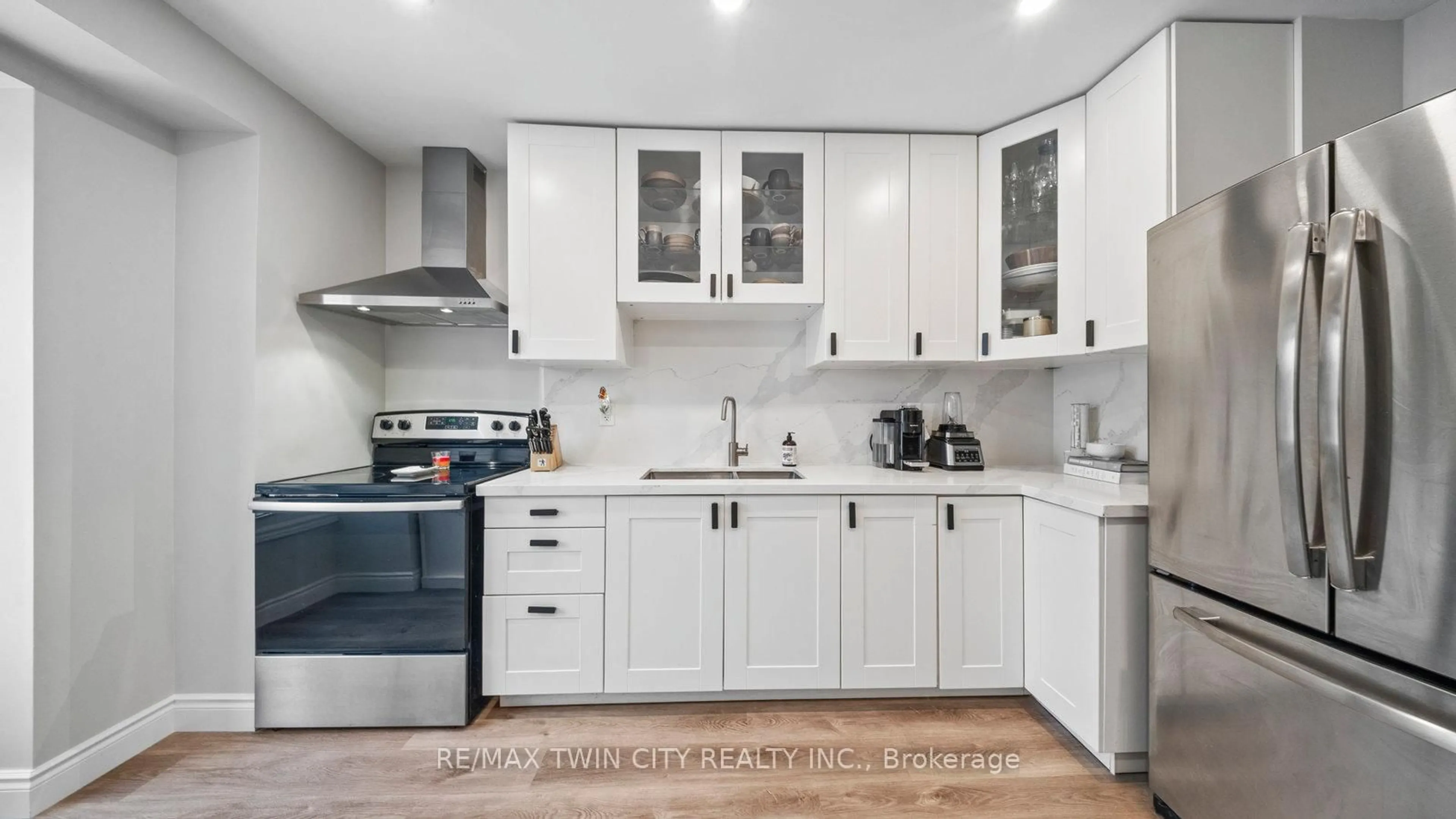 Unknown for 5 Enfield Cres, Brantford Ontario N3P 1B3