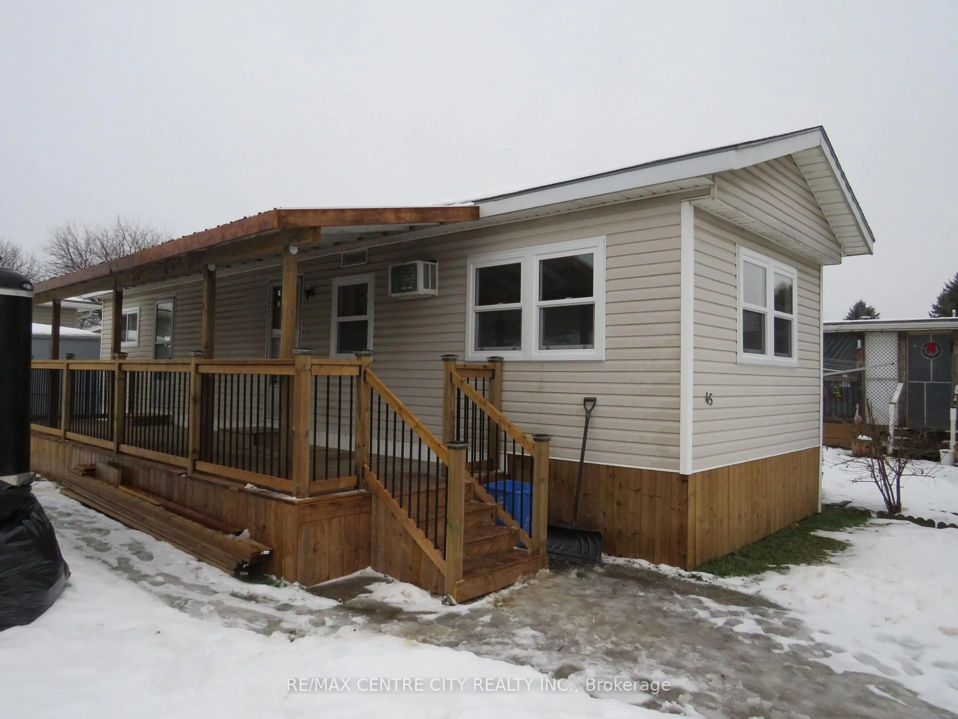 Home with vinyl exterior material, street for 2189 Dundas St #45, London East Ontario N5V 1H3