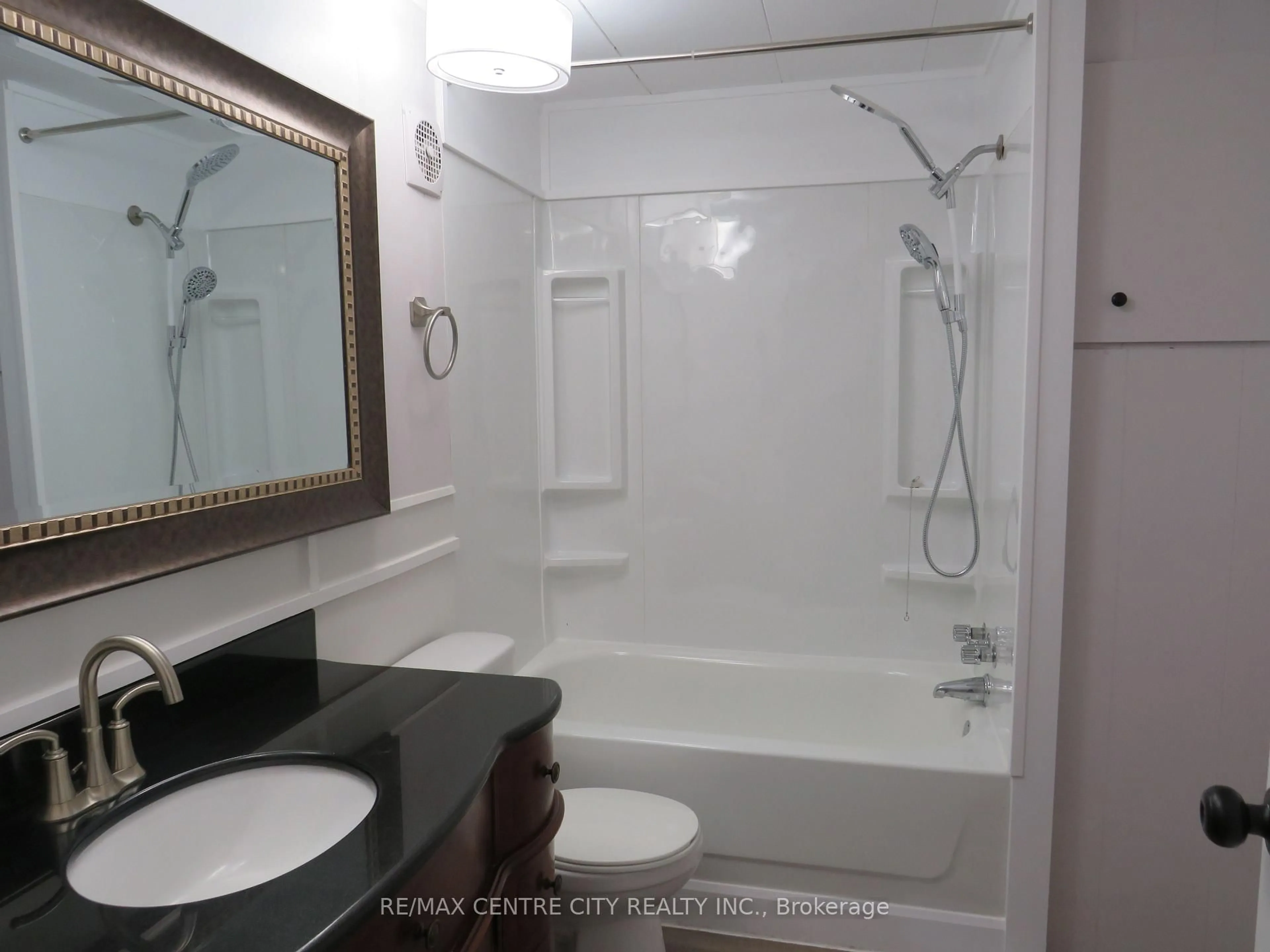 Standard bathroom, ceramic/tile floor for 2189 Dundas St #45, London East Ontario N5V 1H3