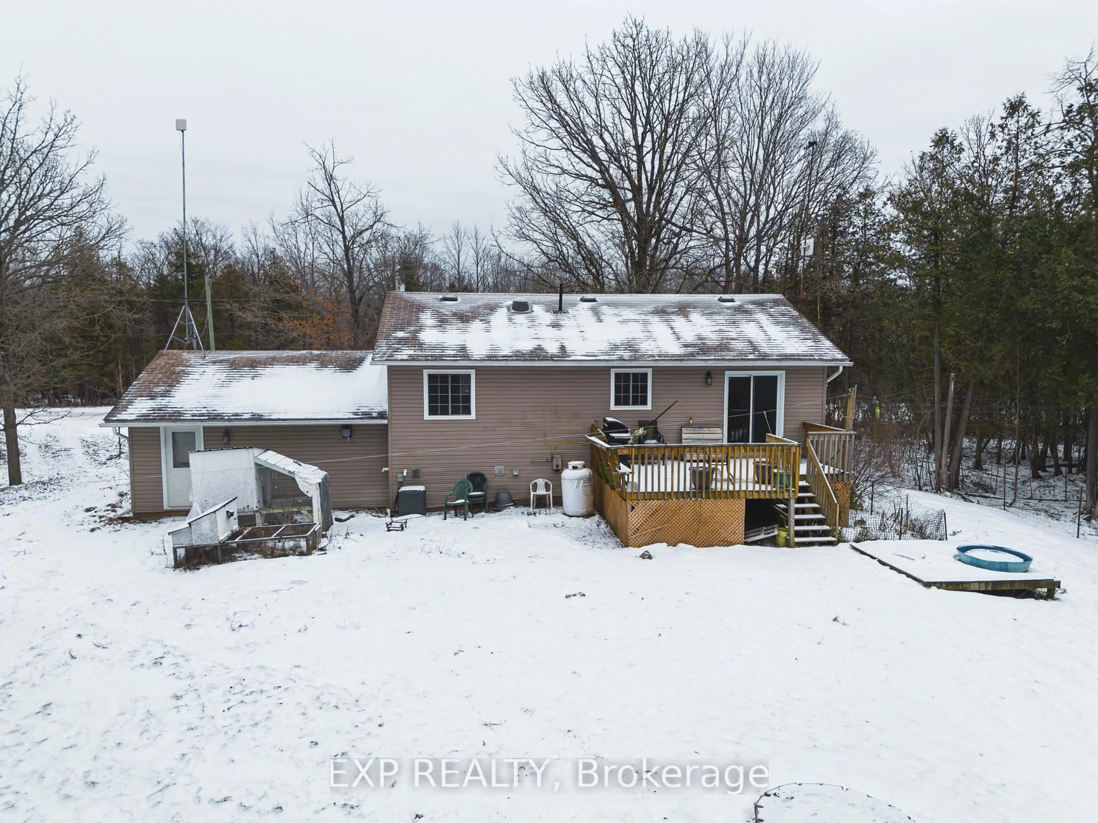 A pic from outside/outdoor area/front of a property/back of a property/a pic from drone, building for 1908 Nolan's Road, R.R.#6 Rd, Smiths Falls Ontario K7A 4S6