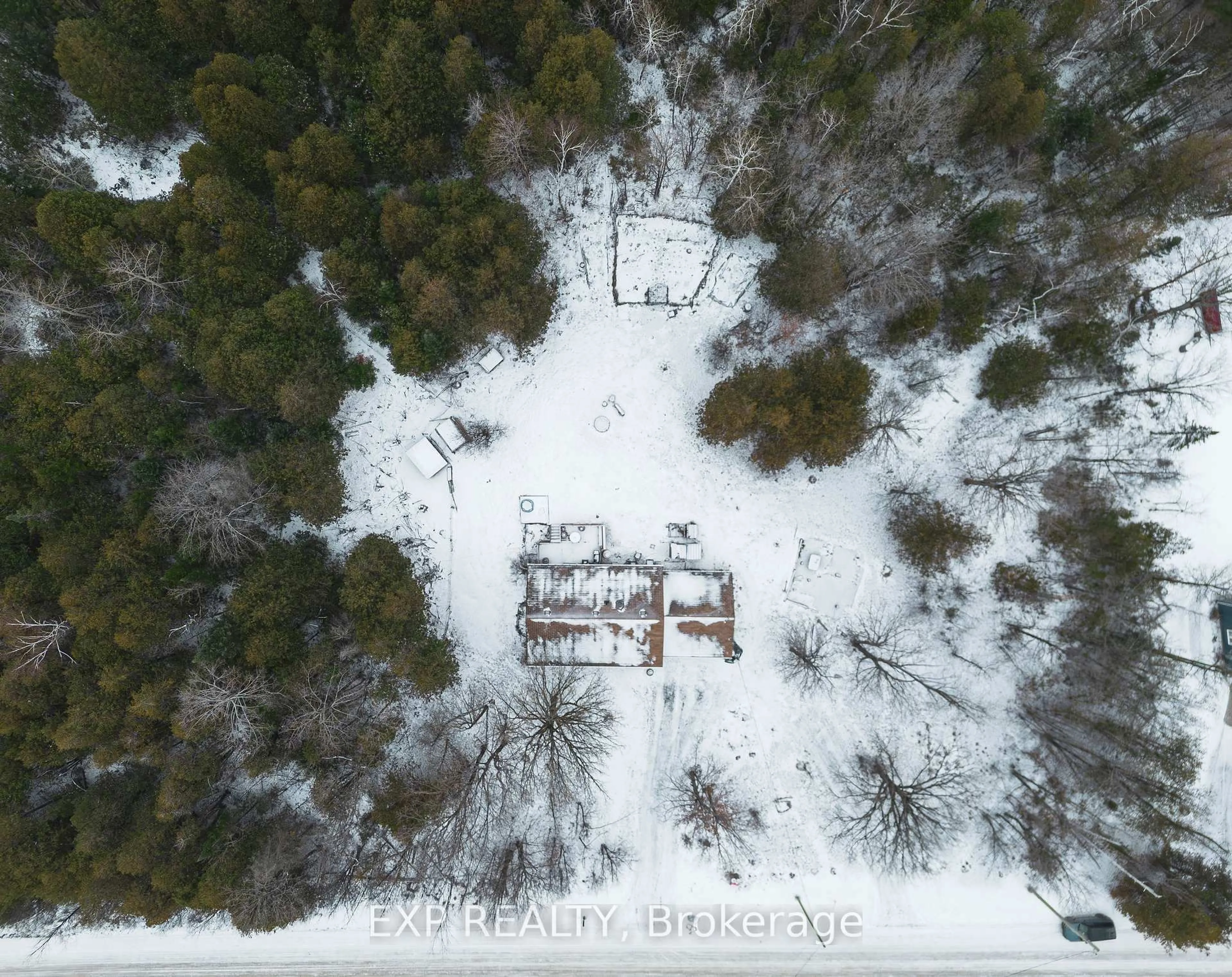 A pic from outside/outdoor area/front of a property/back of a property/a pic from drone, building for 1908 Nolan's Road, R.R.#6 Rd, Smiths Falls Ontario K7A 4S6