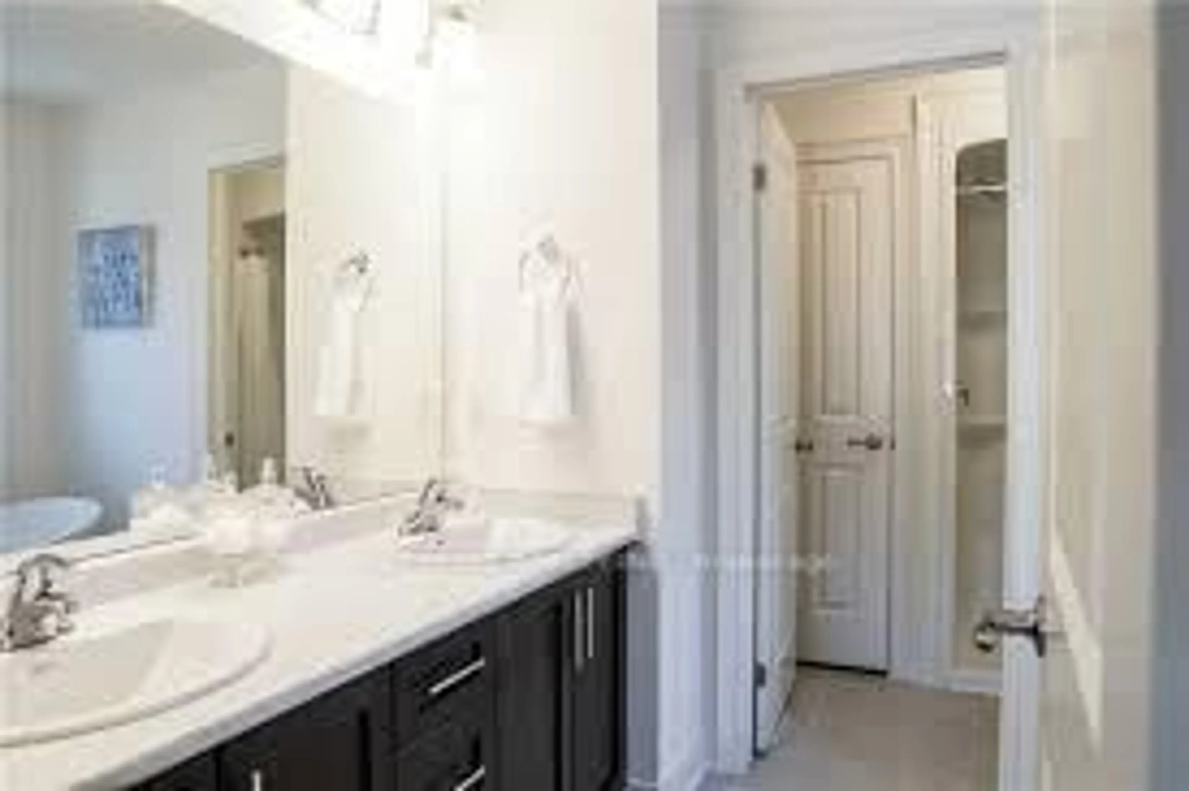 Contemporary bathroom, ceramic/tile floor for 16 Overholt Dr, Thorold Ontario L2V 0G5