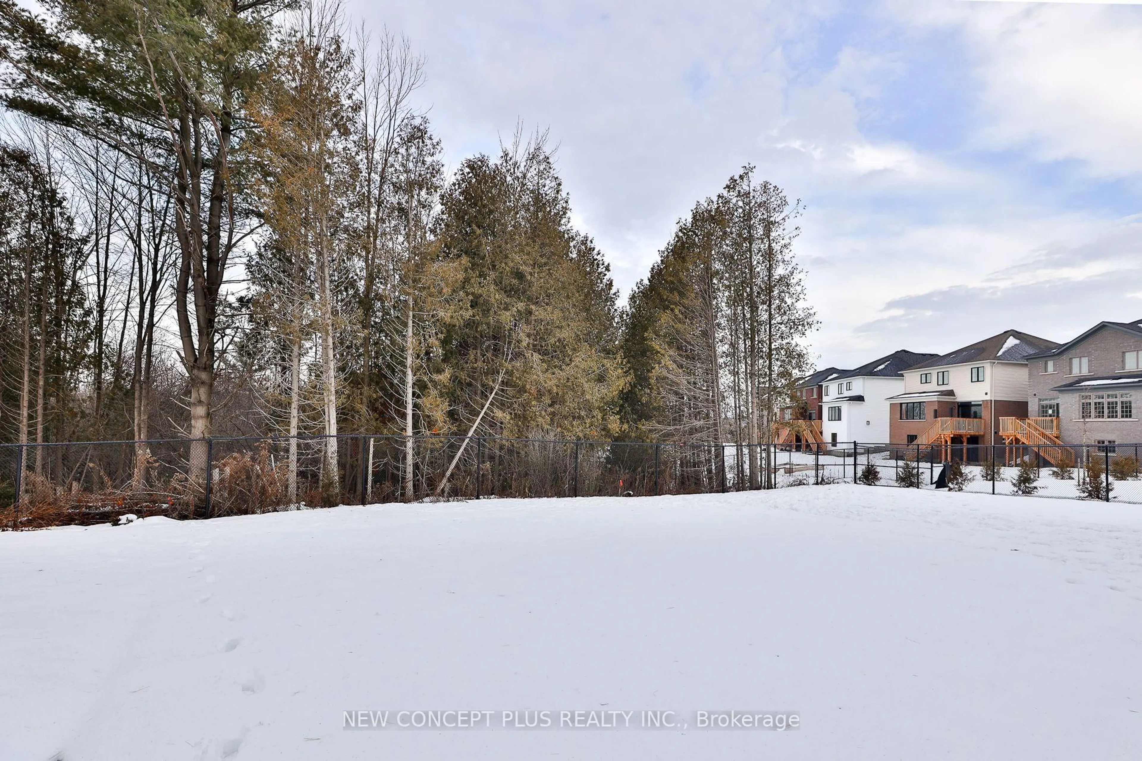 A pic from outside/outdoor area/front of a property/back of a property/a pic from drone, forest/trees view for 1077 Denton Dr, Cobourg Ontario K9A 3T8