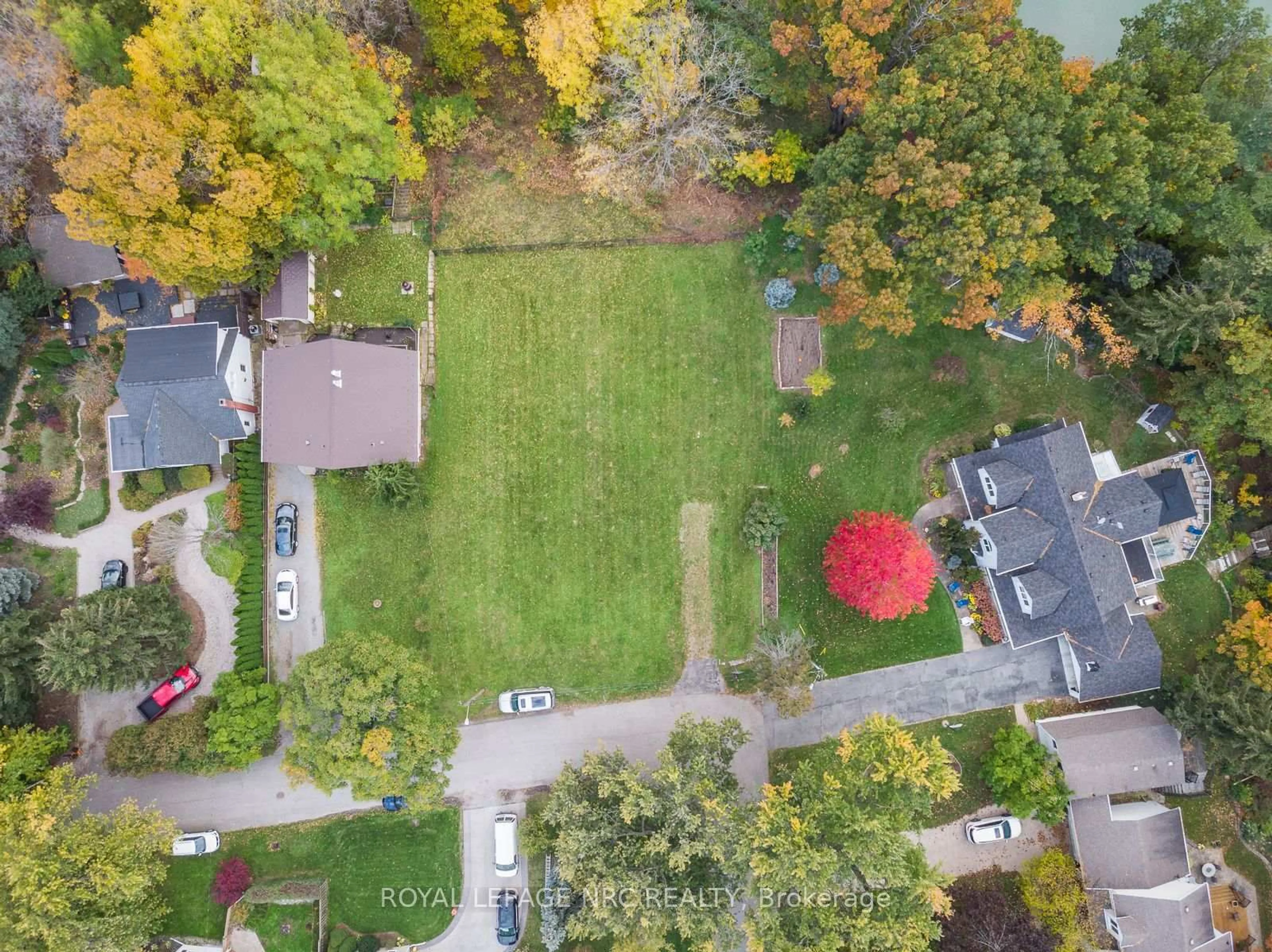 A pic from outside/outdoor area/front of a property/back of a property/a pic from drone, street for 56A Henley Dr, St. Catharines Ontario L2N 4A9