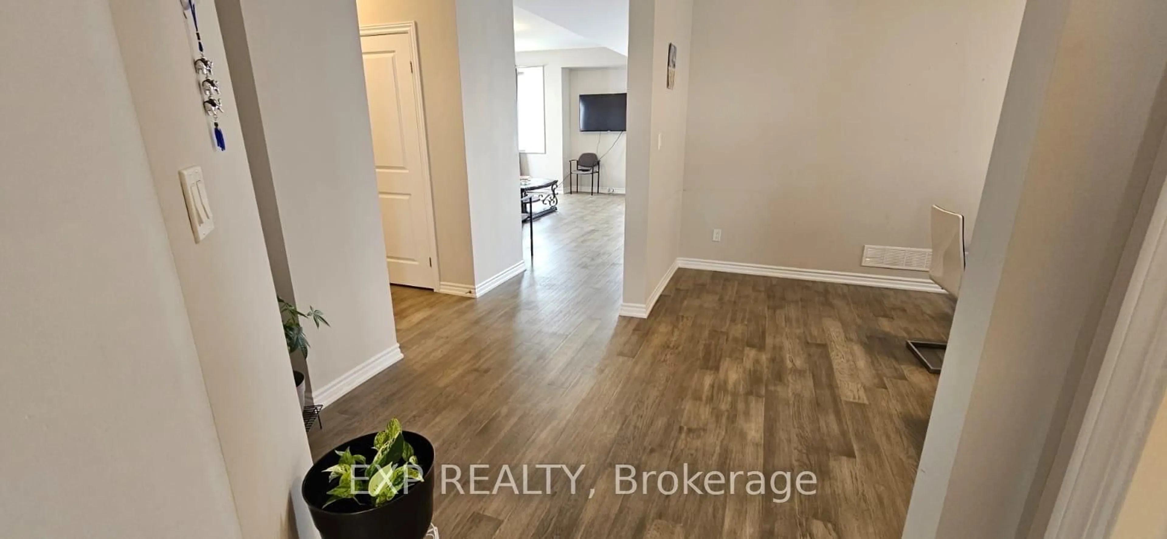 A pic of a room for 7878 Seabiscuit Dr, Niagara Falls Ontario L2H 3T9