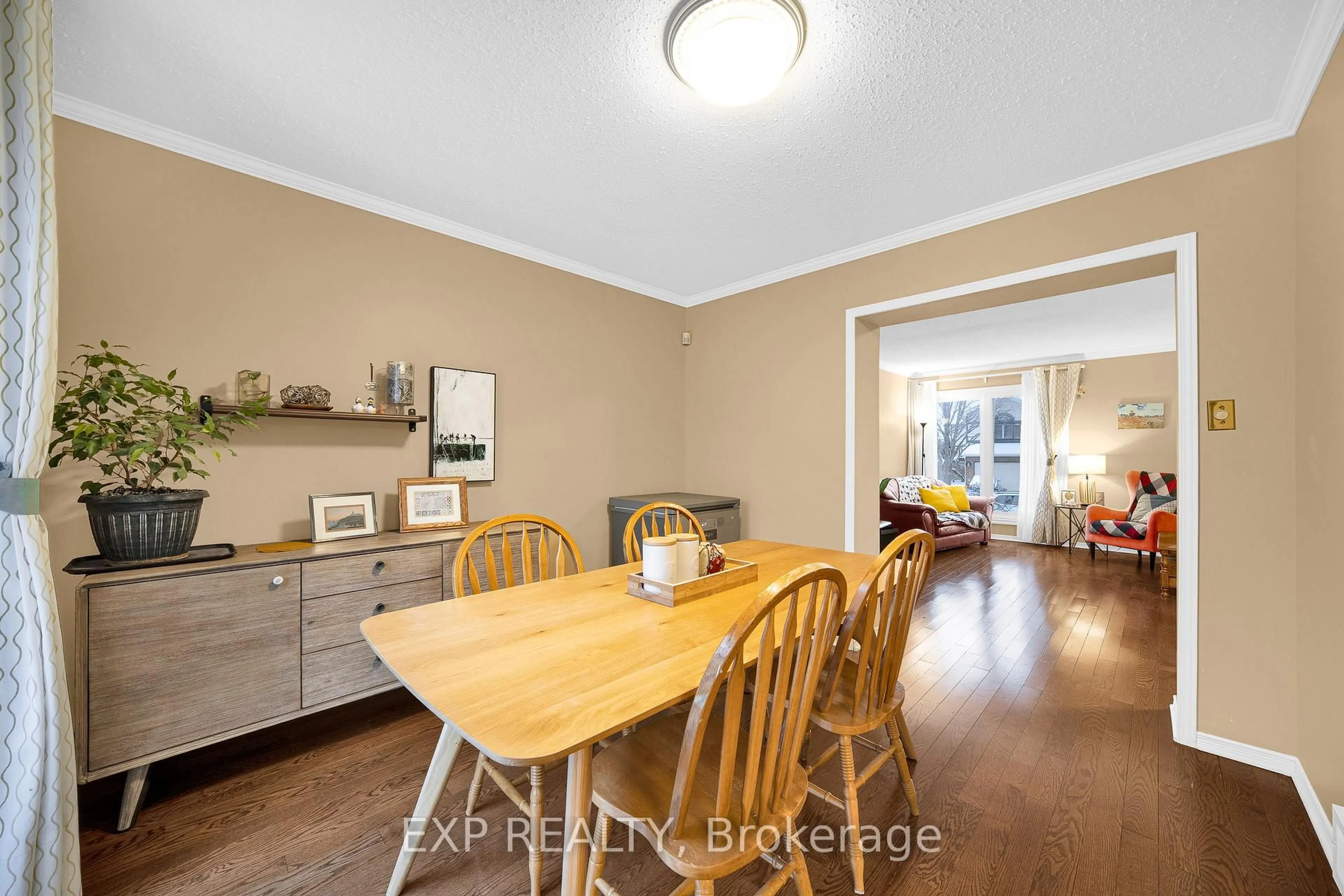 Dining room, wood/laminate floor for 4 Huntersfield Dr, Ottawa Ontario K1T 3E4