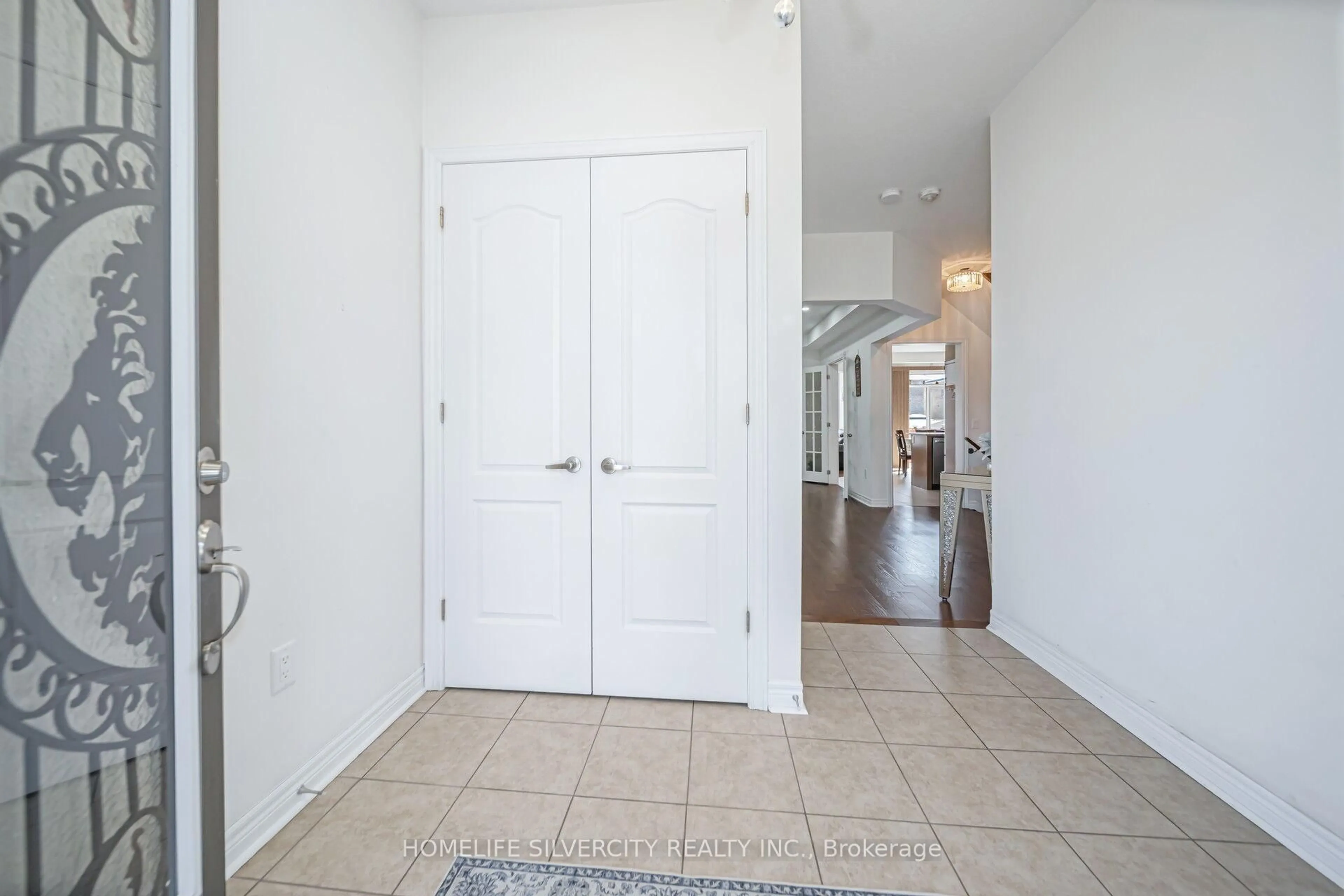 Indoor entryway for 366 Porter Dr, Woodstock Ontario N4T 0H1