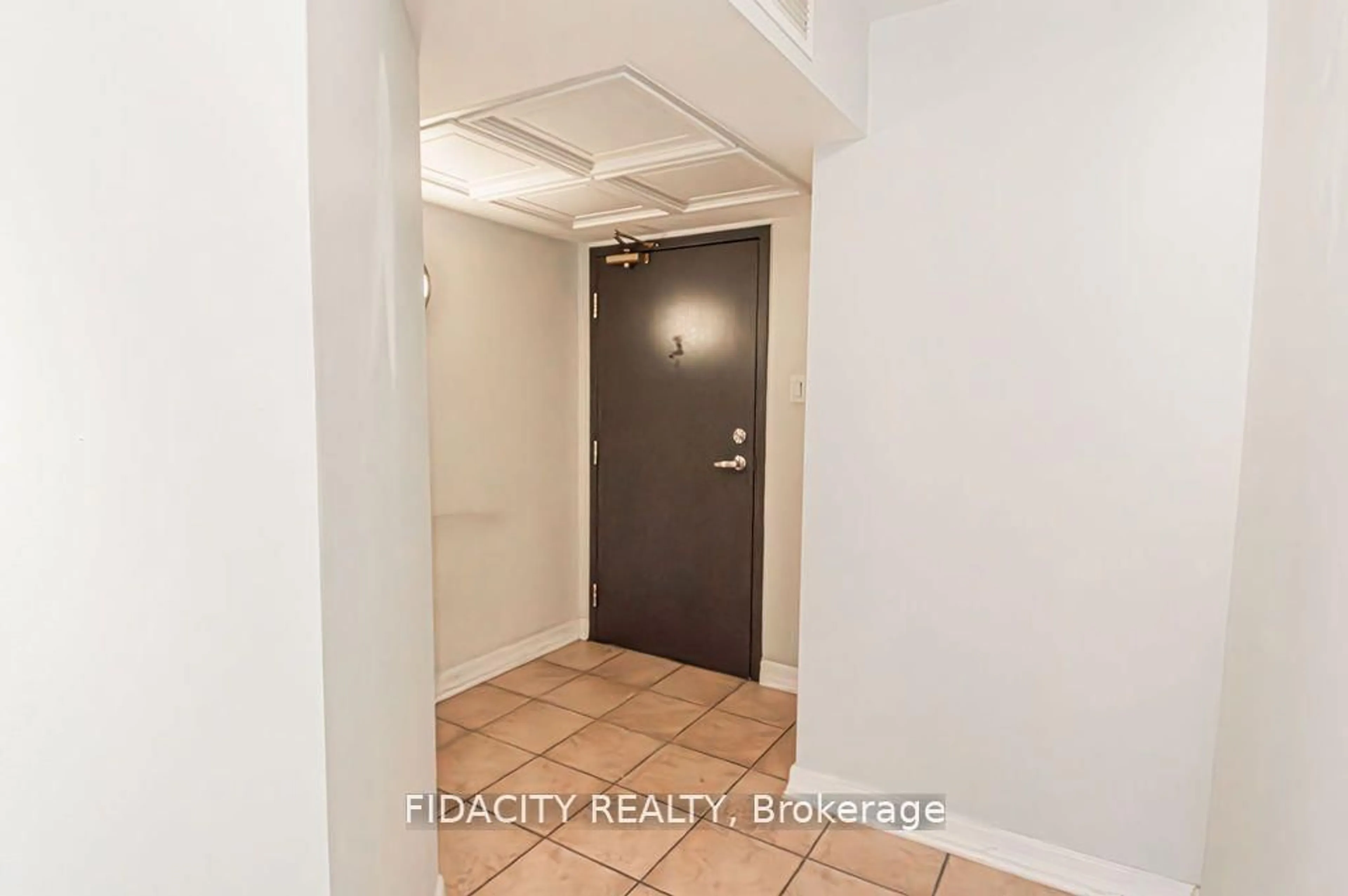 Indoor entryway for 310 Central Park Dr #5L, Ottawa Ontario K2C 4G4