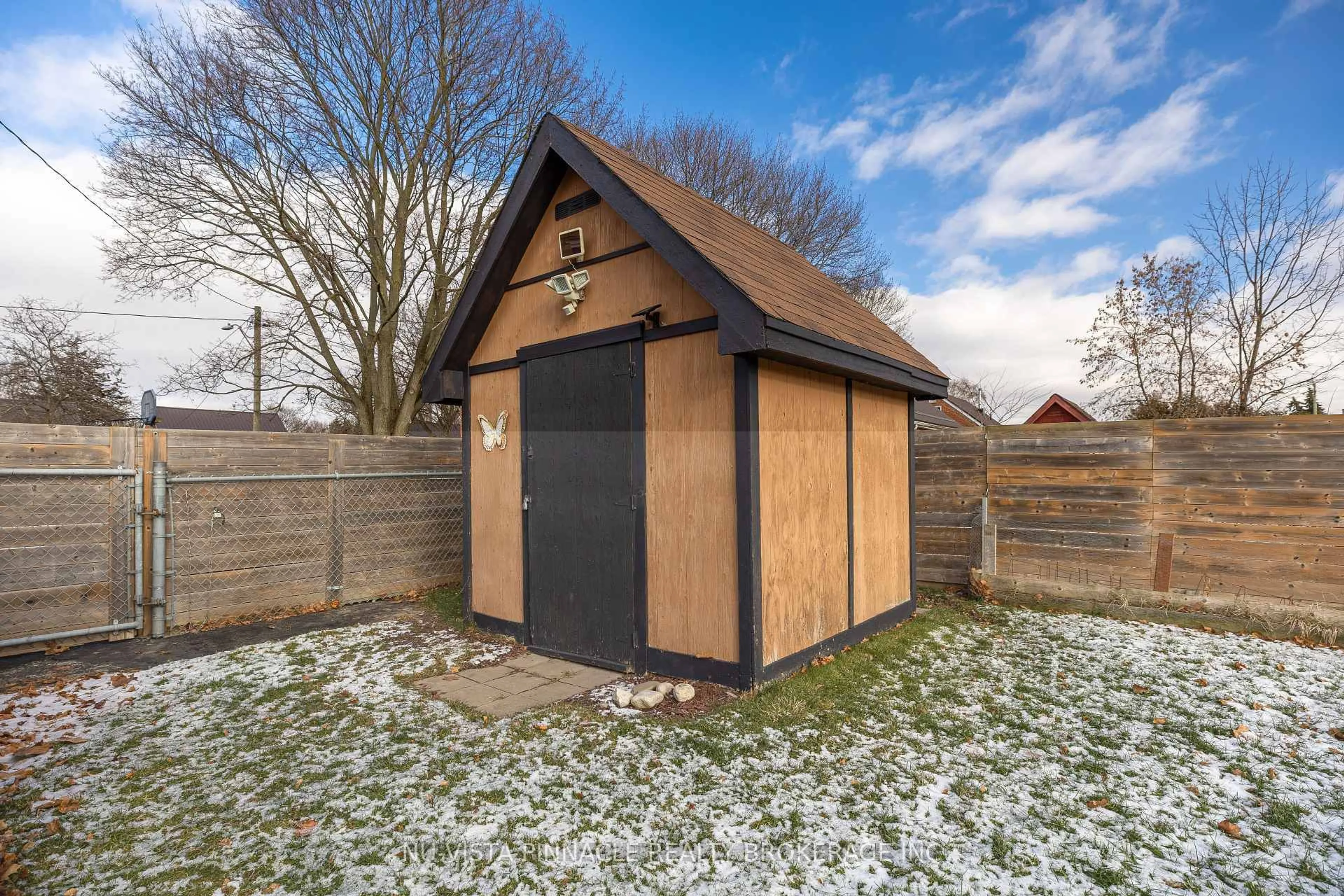 Shed for 81 Dunkirk Dr, St. Thomas Ontario N5R 1S2