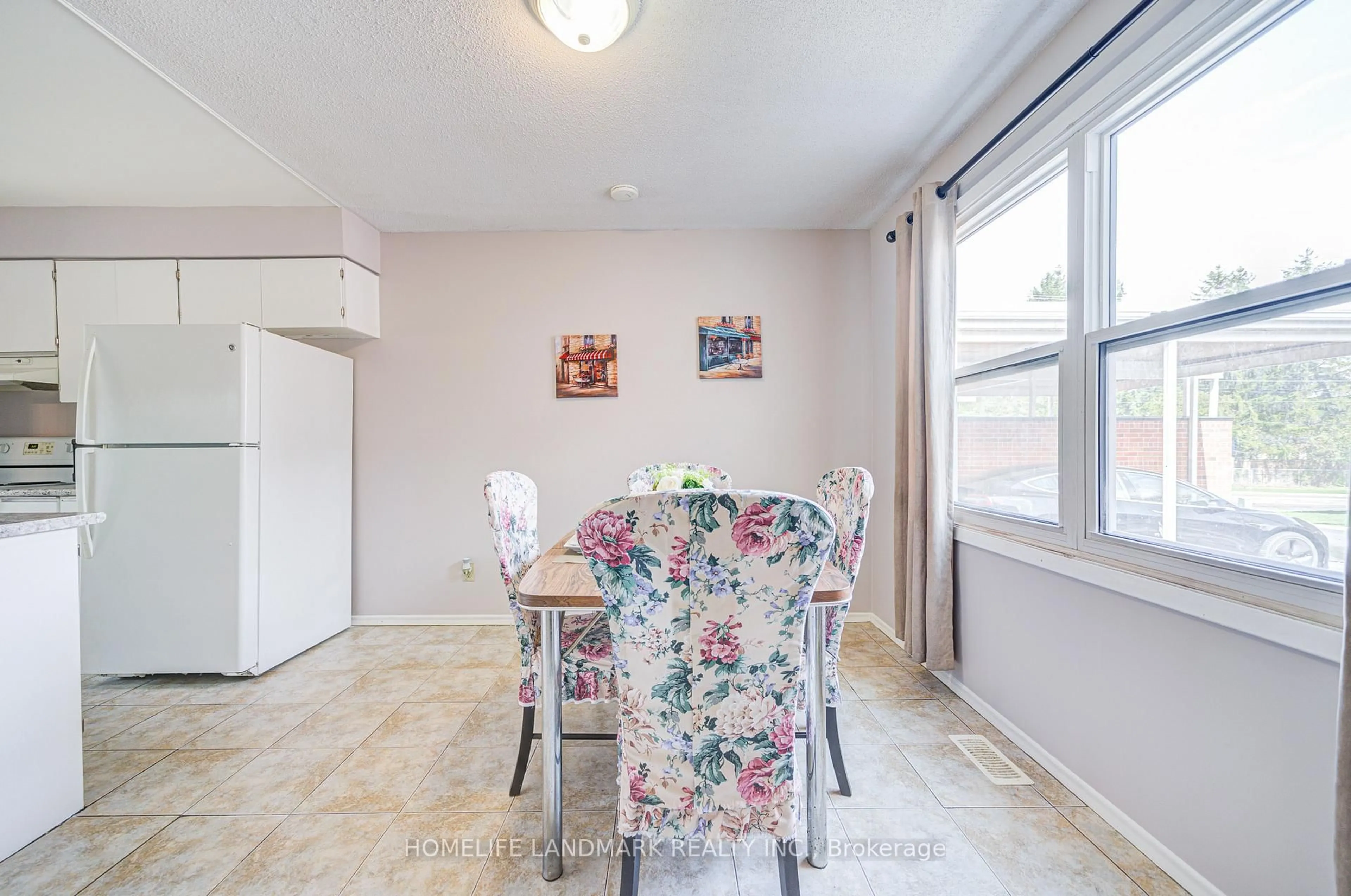 Dining room, unknown for 401 Keats Way #2, Waterloo Ontario N2L 5S7