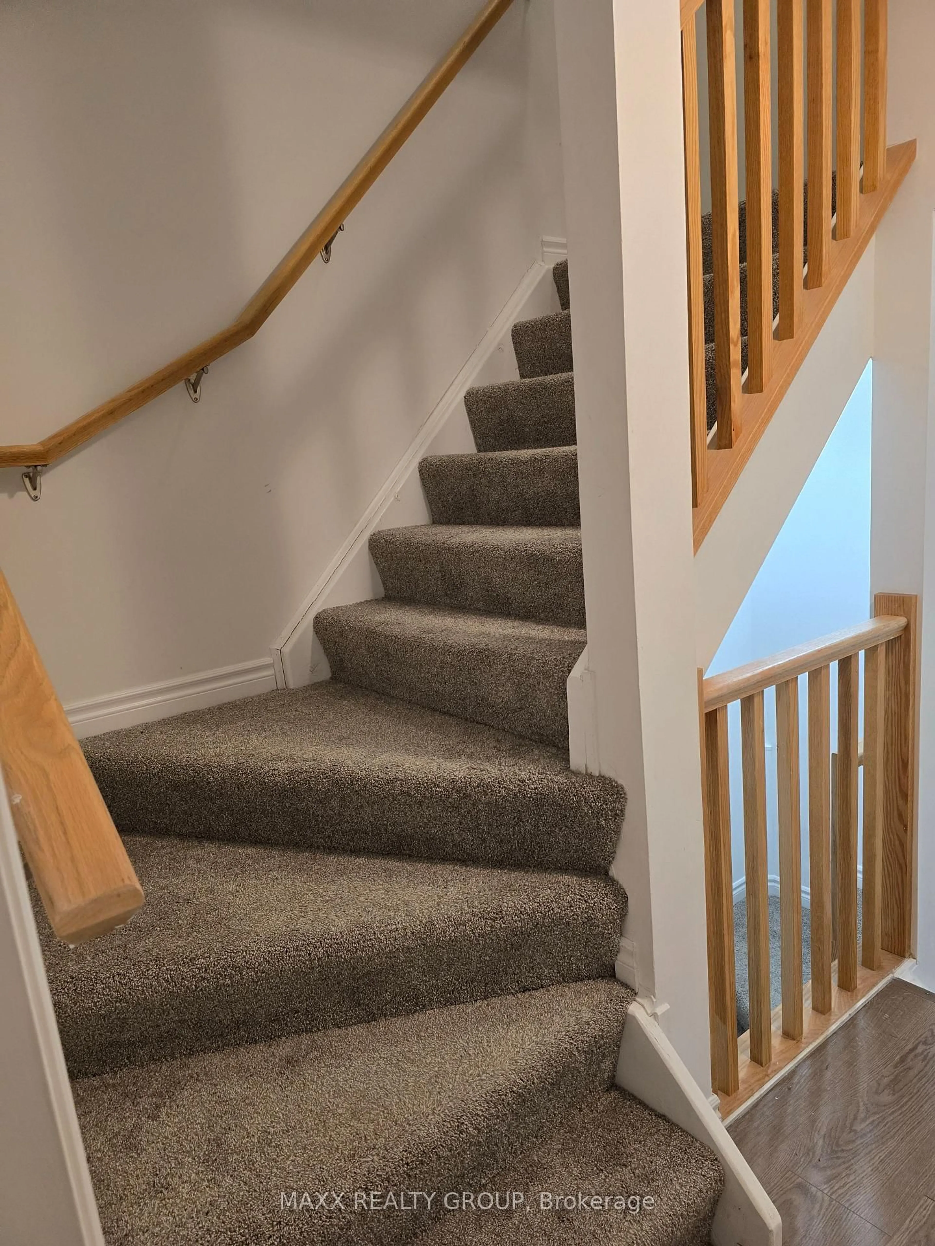 Stairs for 1430 Highland Road West Rd #3A, Kitchener Ontario N2N 0C3