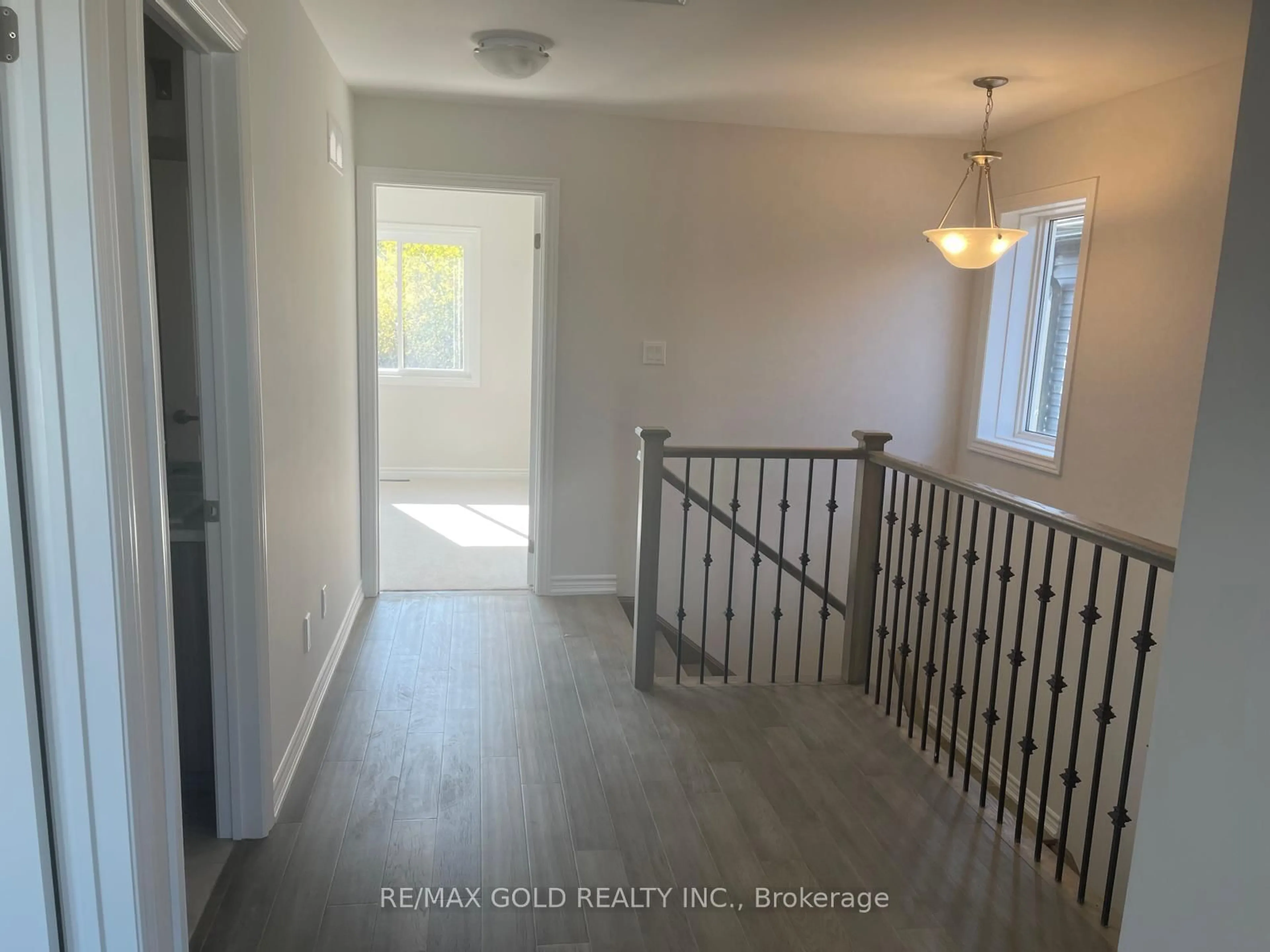 Indoor entryway for 29 Laugher Ave, Welland Ontario L3B 0N6