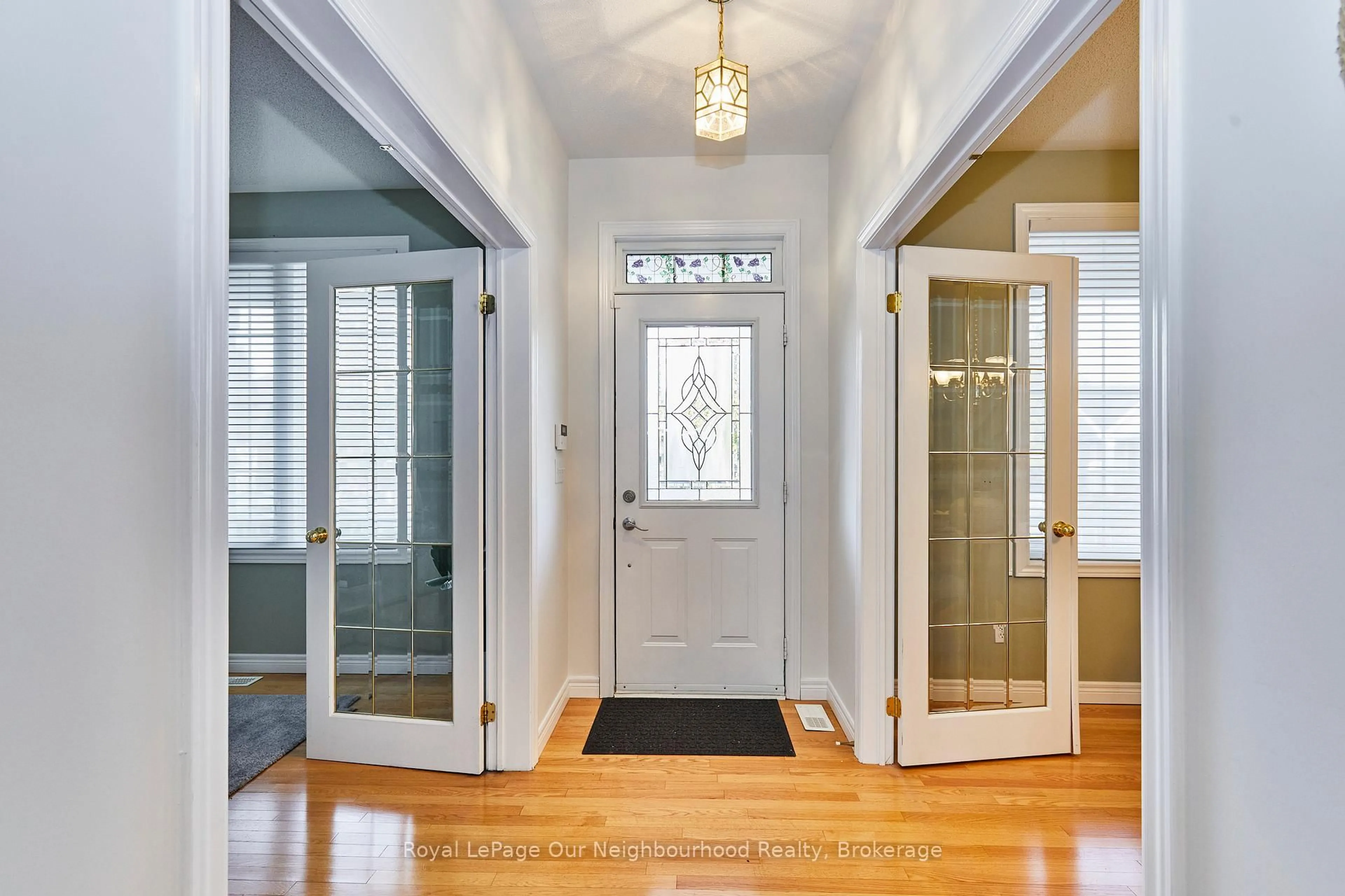 Indoor entryway for 764 PRINCE OF WALES Dr, Cobourg Ontario K9A 5X8