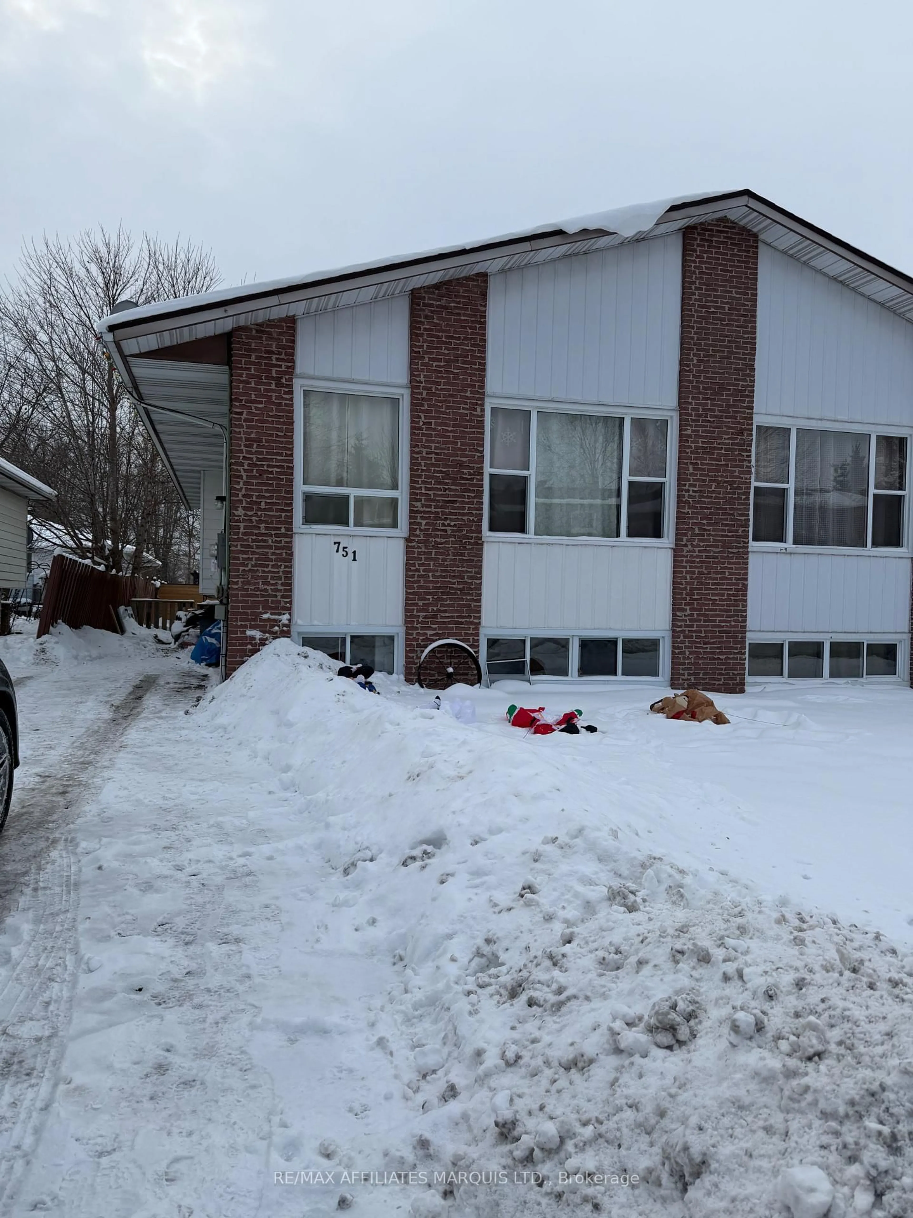 Unknown for 751 Glengarry Blvd, Cornwall Ontario K6H 6E6