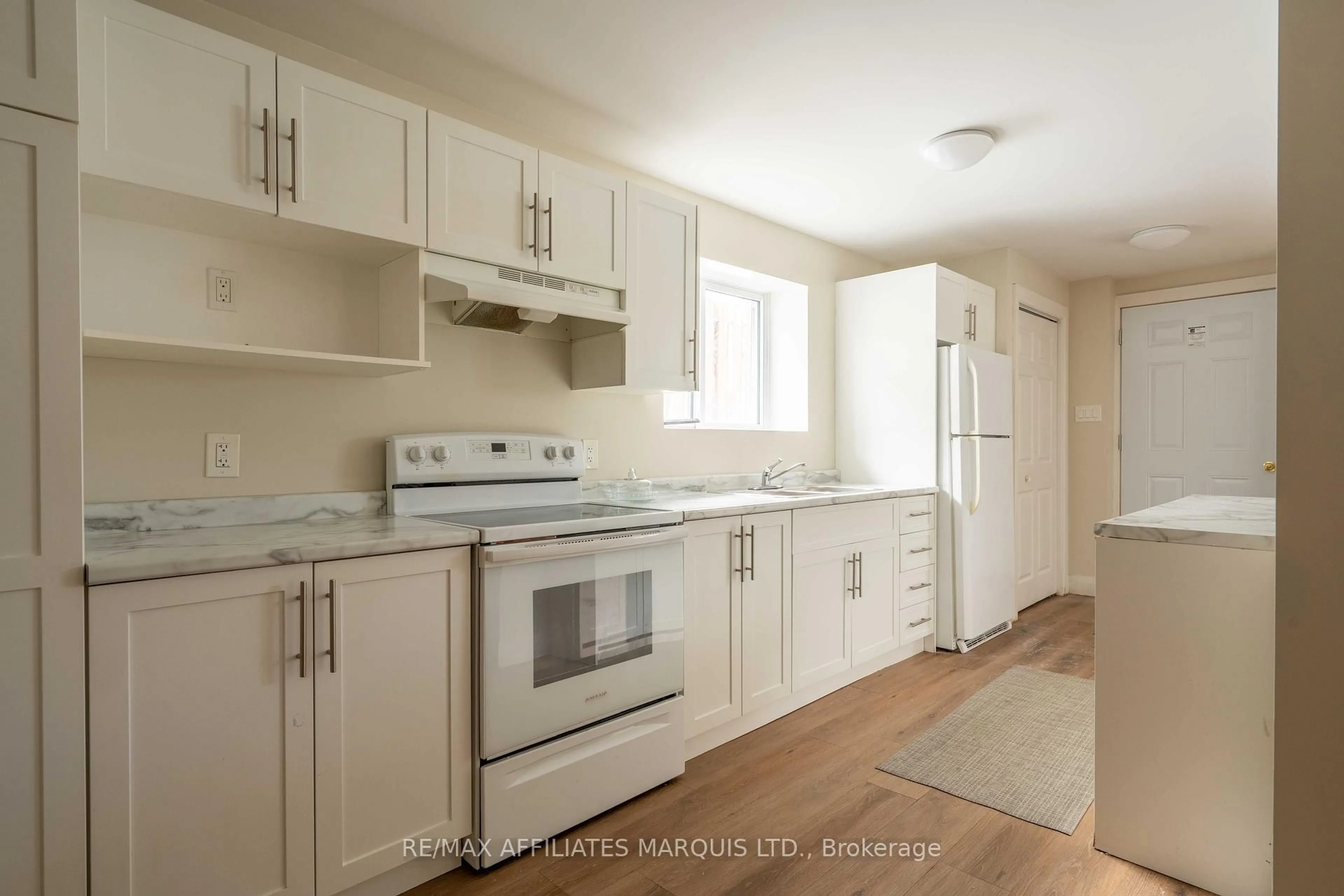 Standard kitchen, unknown for 751 Glengarry Blvd, Cornwall Ontario K6H 6E6