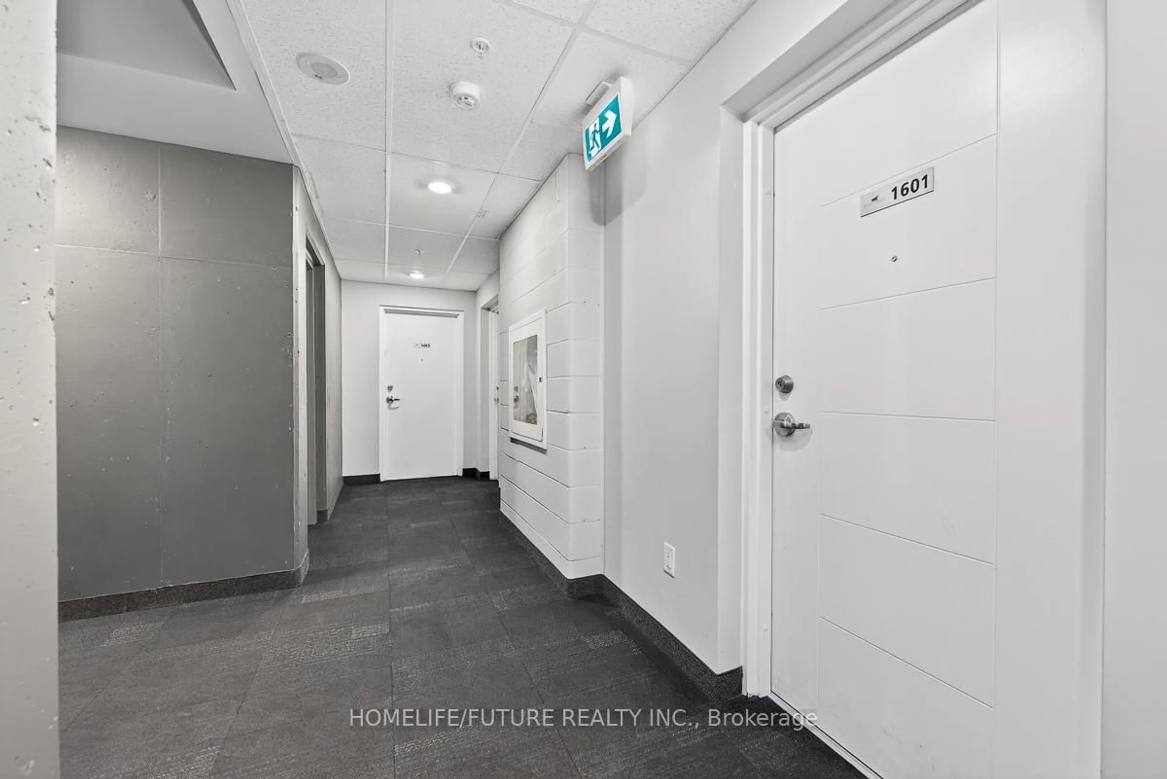 Indoor foyer for 318 Spruce St #1601, Waterloo Ontario N2L 0E9