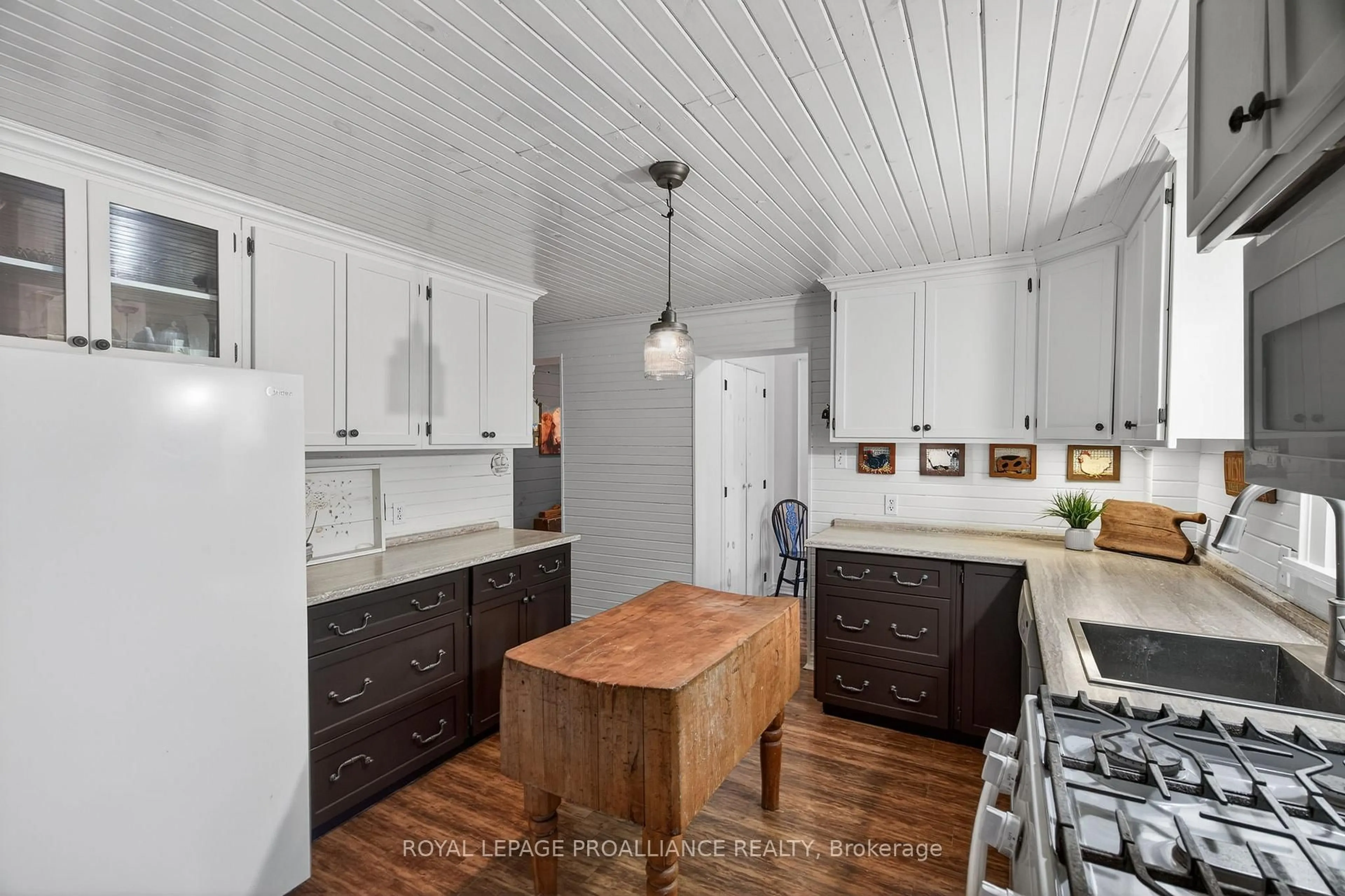 Unknown for 7802 Piccadilly Rd, Godfrey Ontario K0H 1T0