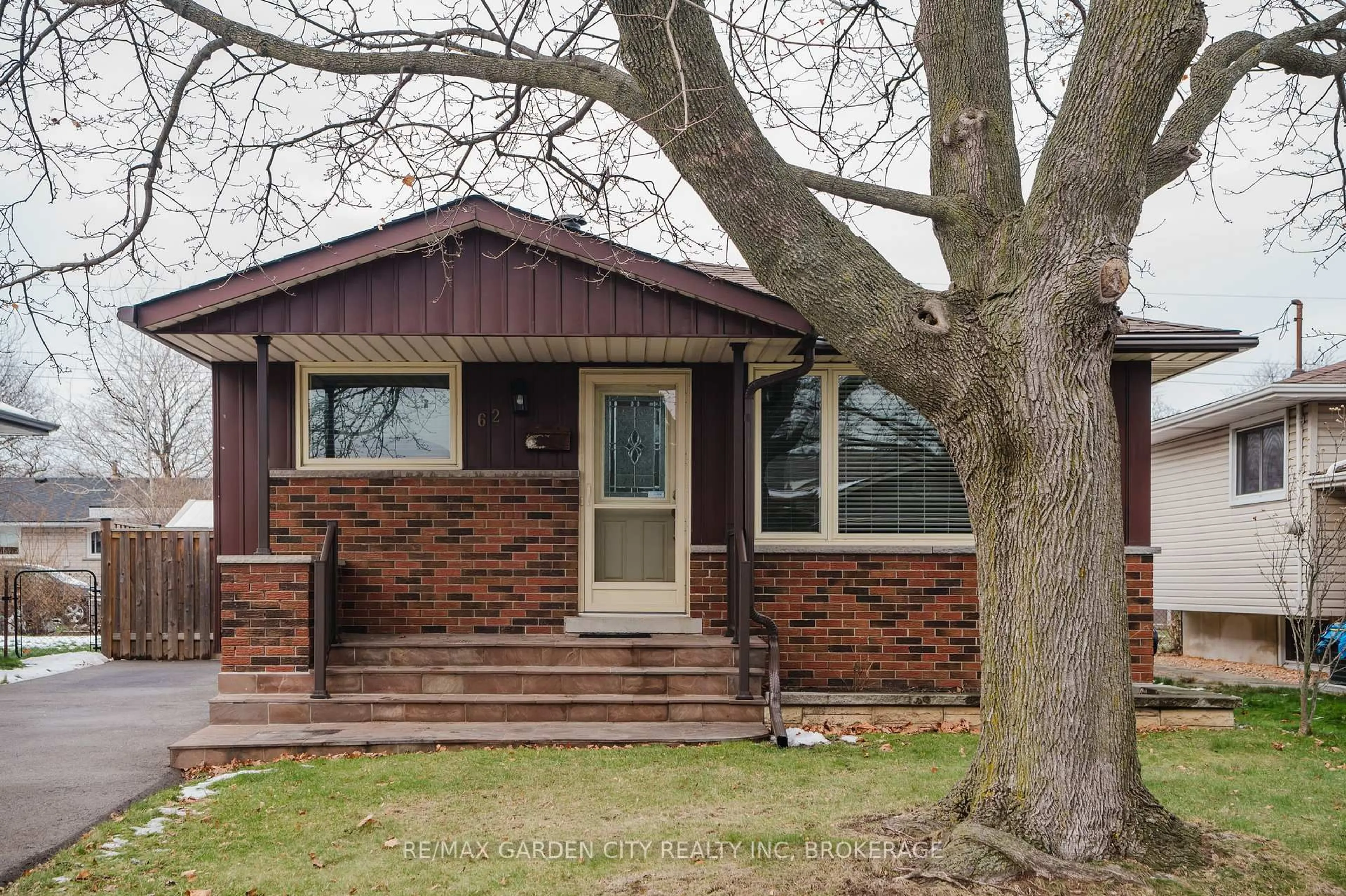 Home with brick exterior material, street for 62 Loyalist Dr, Hamilton Ontario L8K 4J3
