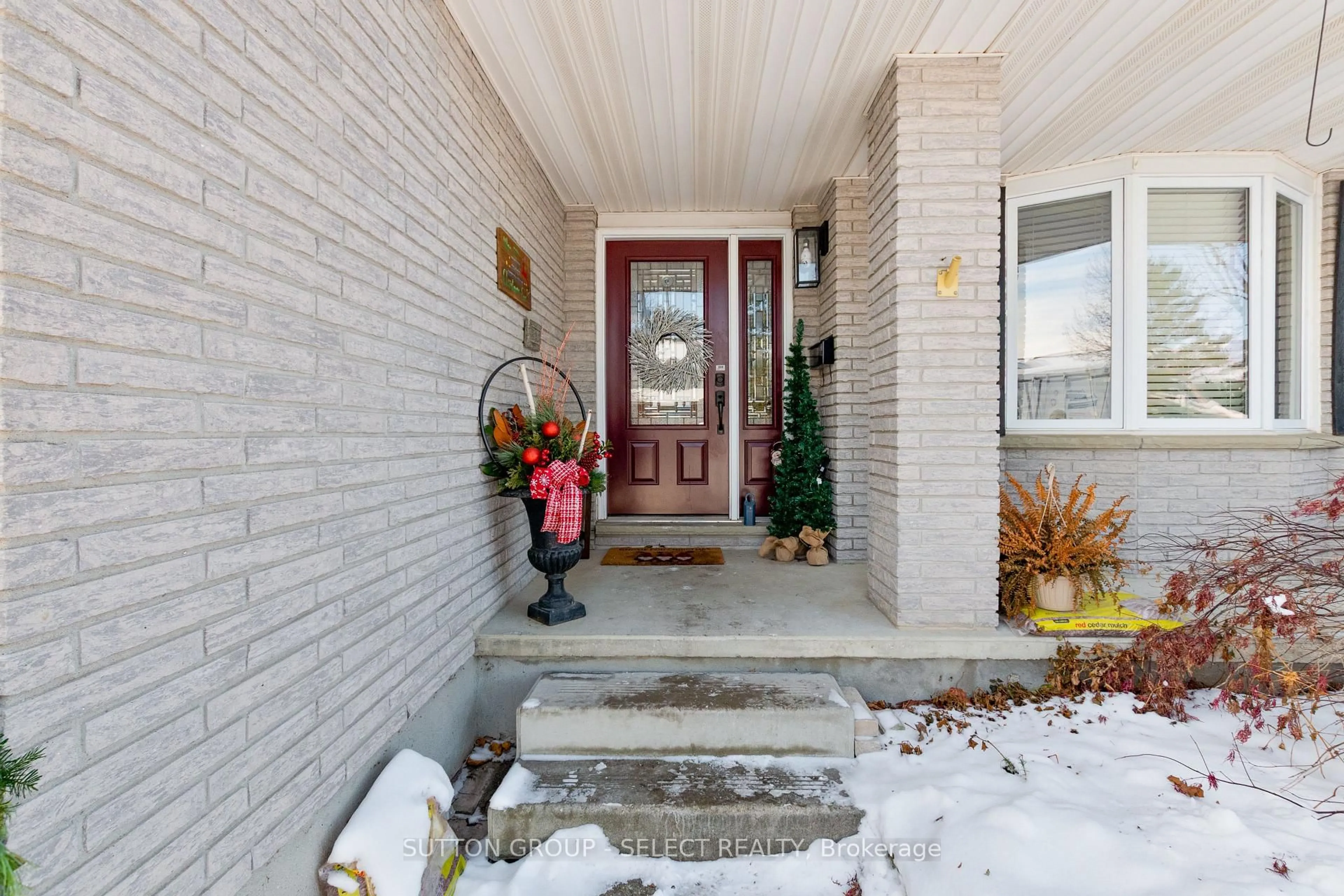 Indoor entryway for 97 Tiner Ave, Thames Centre Ontario N0L 1G2