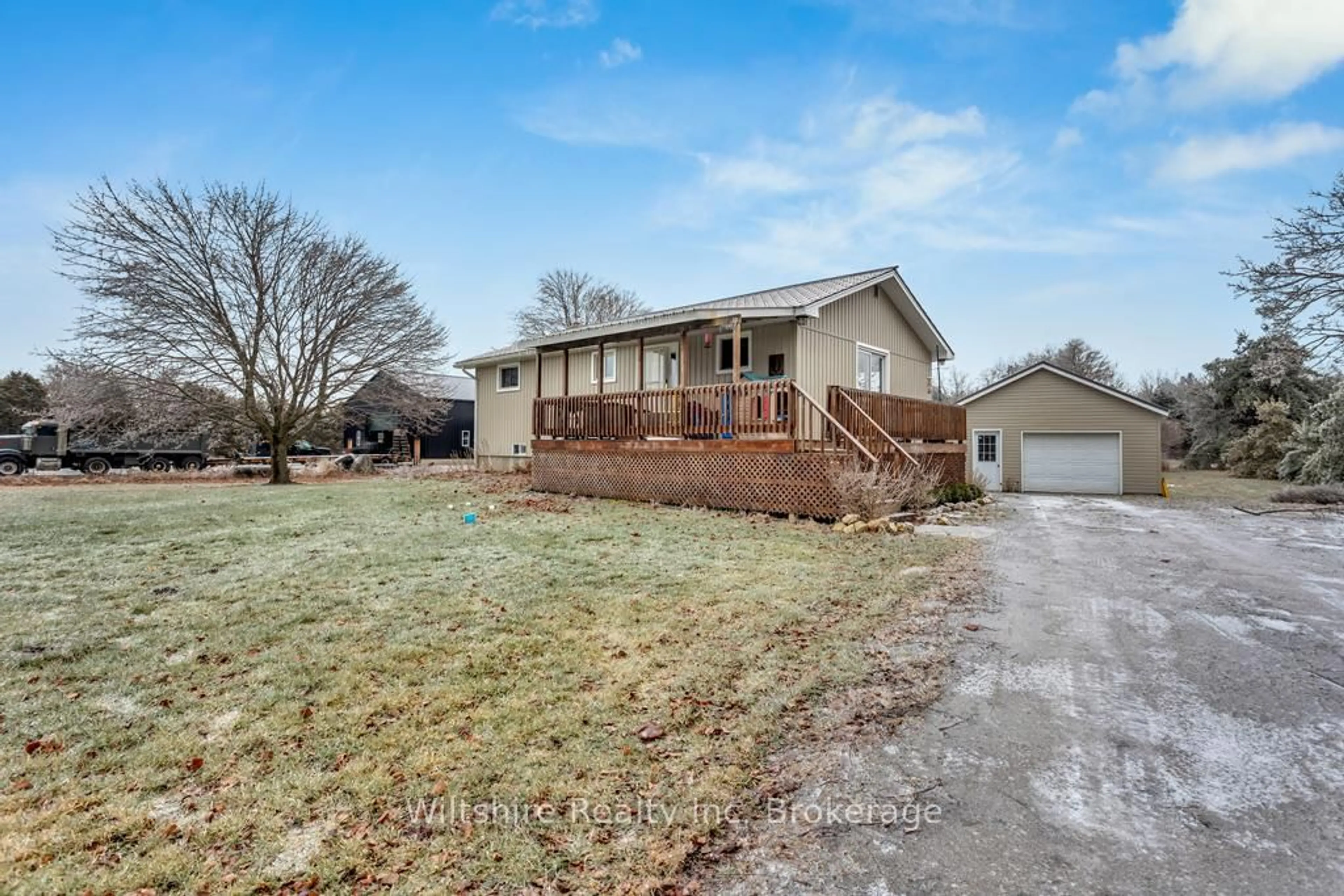 A pic from outside/outdoor area/front of a property/back of a property/a pic from drone, unknown for 57627 Calton Line, Bayham Ontario N0J 1Z0