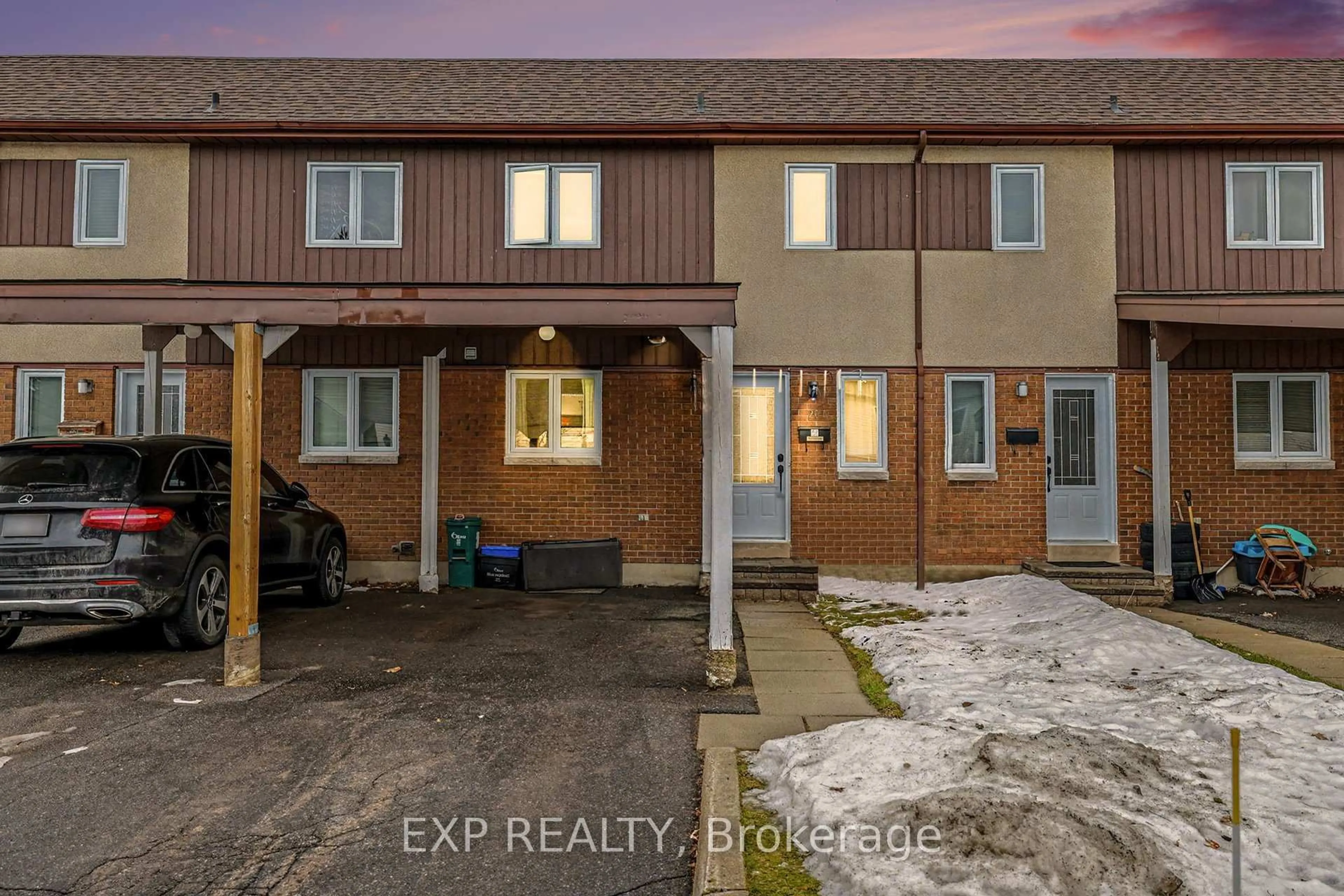 A pic from outside/outdoor area/front of a property/back of a property/a pic from drone, street for 20 Lovell Lane, Ottawa Ontario K2H 9B6