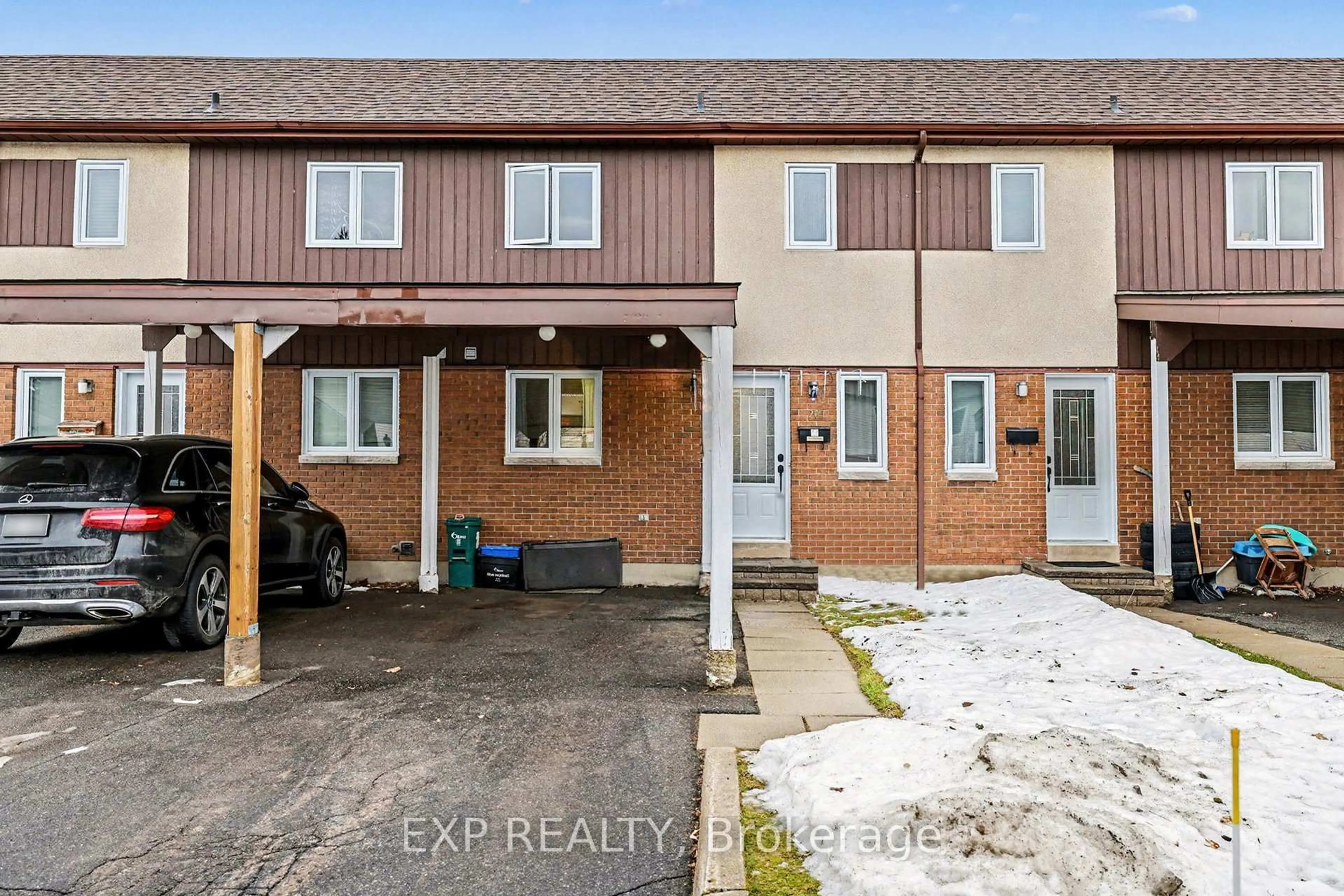 A pic from outside/outdoor area/front of a property/back of a property/a pic from drone, street for 20 Lovell Lane, Ottawa Ontario K2H 9B6