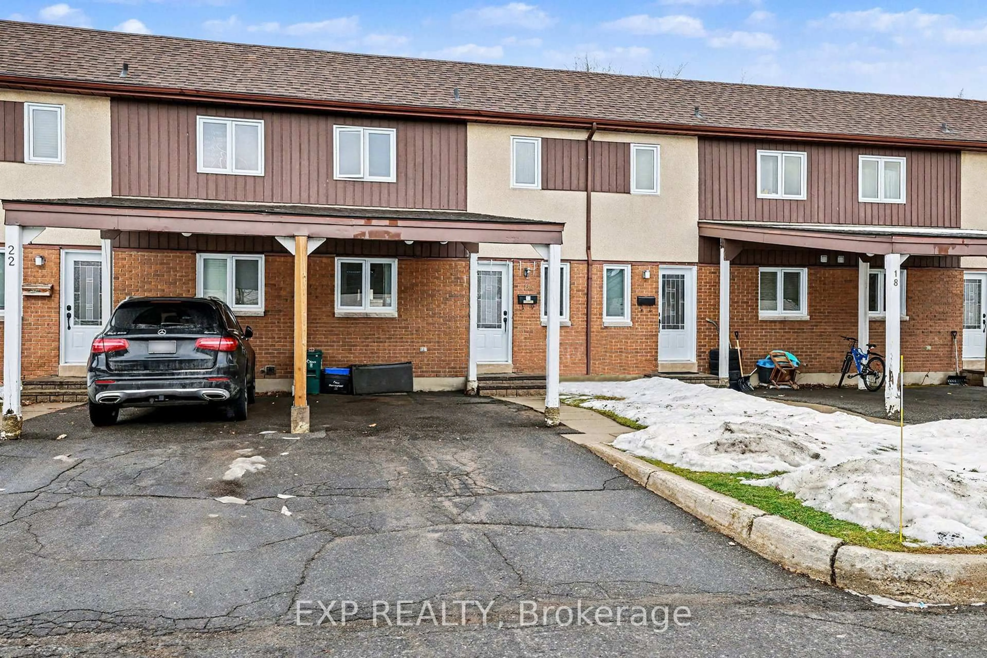 A pic from outside/outdoor area/front of a property/back of a property/a pic from drone, street for 20 Lovell Lane, Ottawa Ontario K2H 9B6