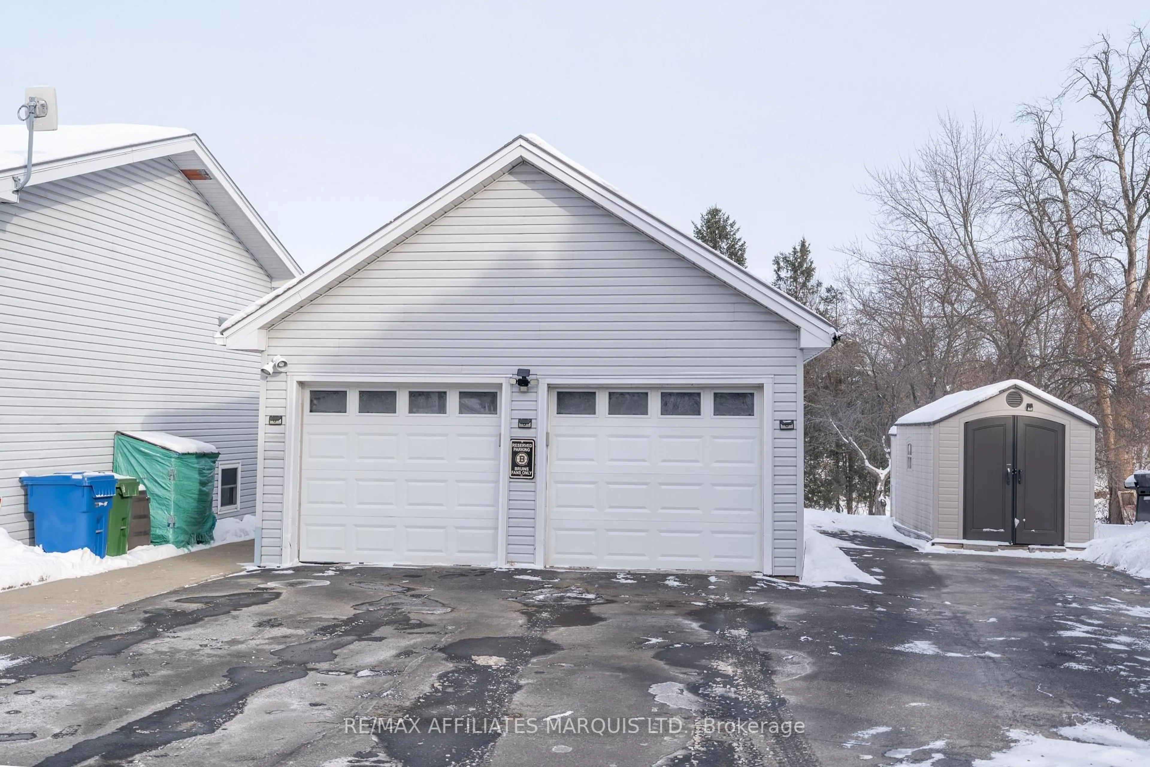 Indoor garage for 5857 Kraft Rd, South Glengarry Ontario K0C 2J0