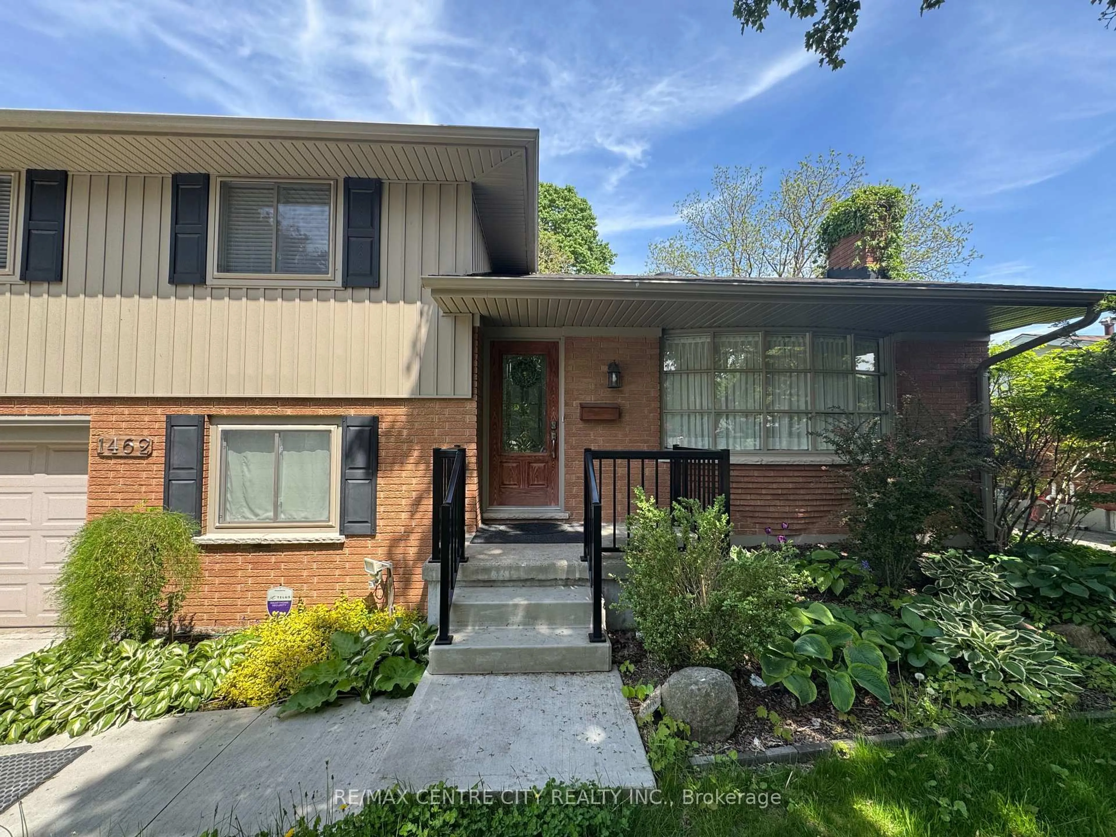 Home with brick exterior material, street for 1462 Glengarry Ave, London North Ontario N5X 1R1