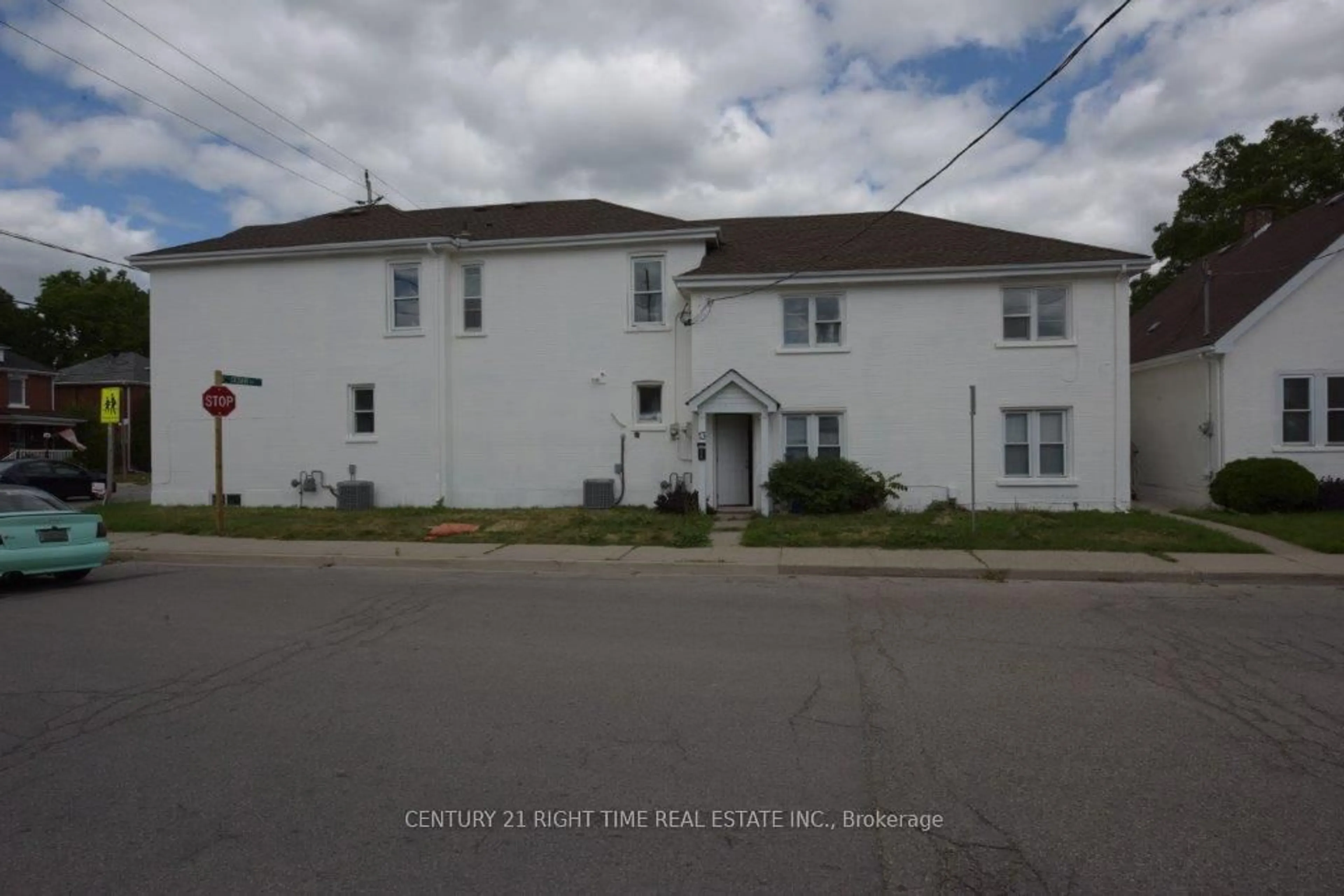 Blurry image for 79-71 CEDAR St, Cambridge Ontario N1S 1V5
