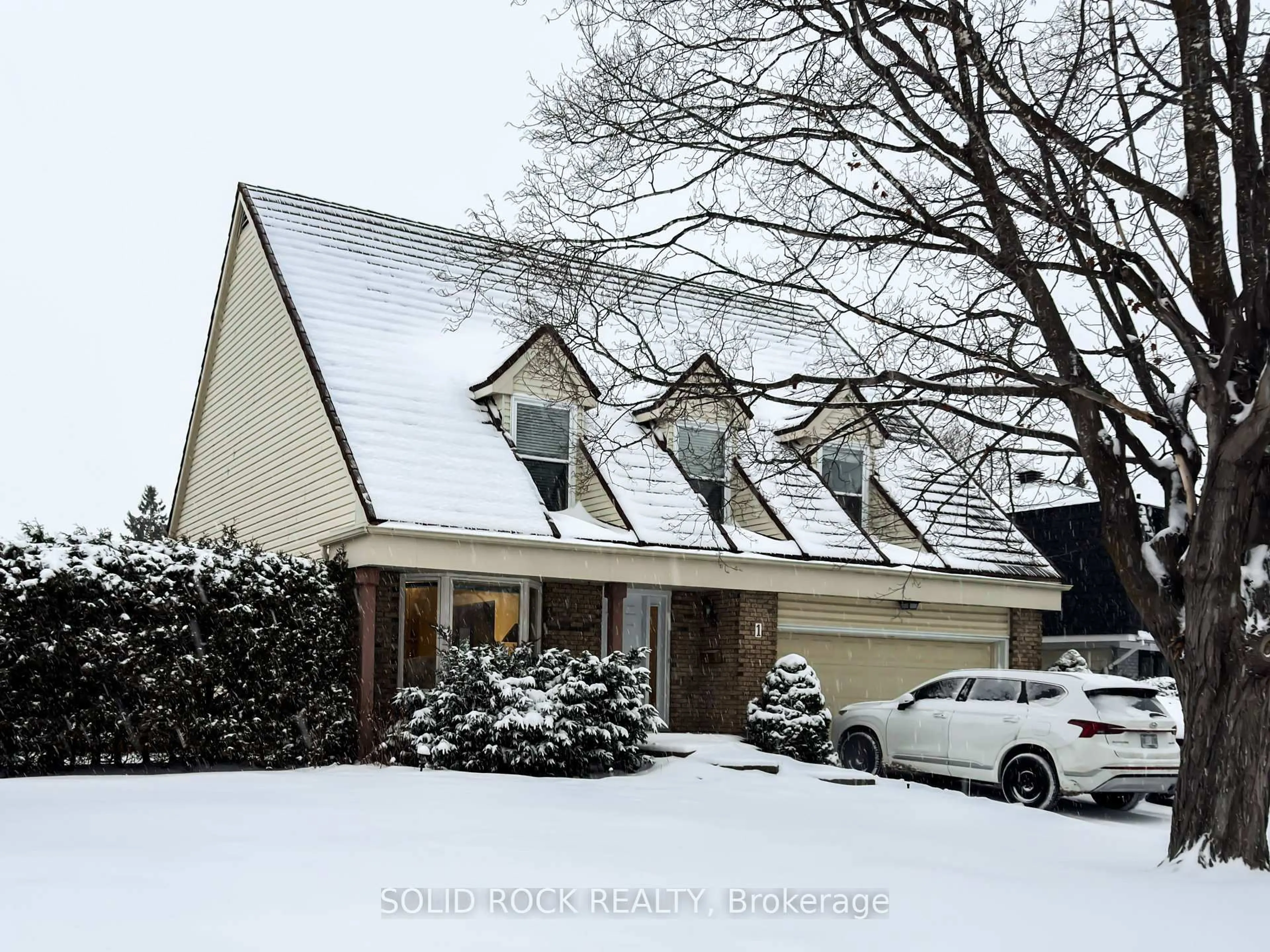 Unknown for 1 Bennett St, Ottawa Ontario K1V 9L1