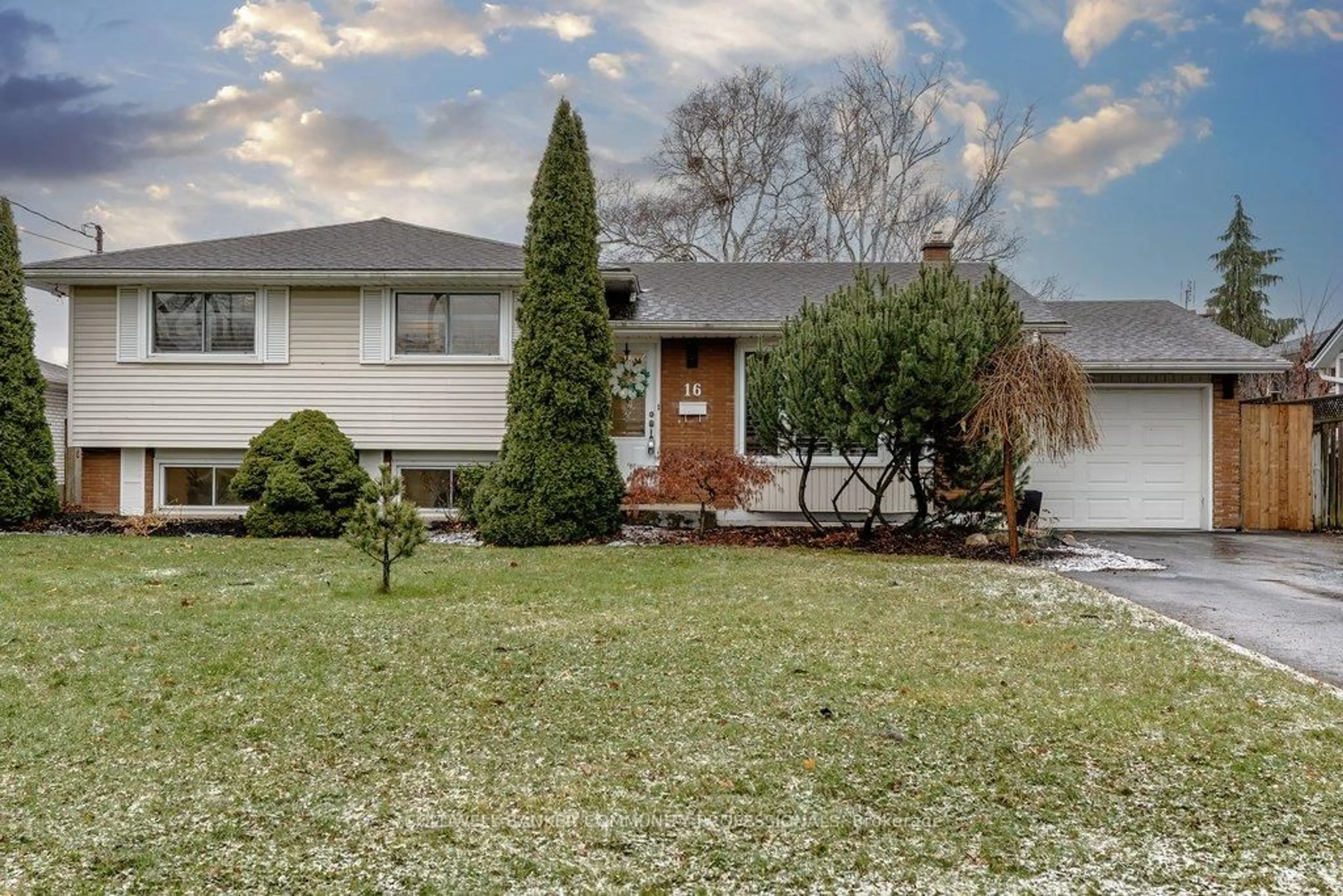 Unknown for 16 Old Oxford Rd, St. Catharines Ontario L2M 2J9