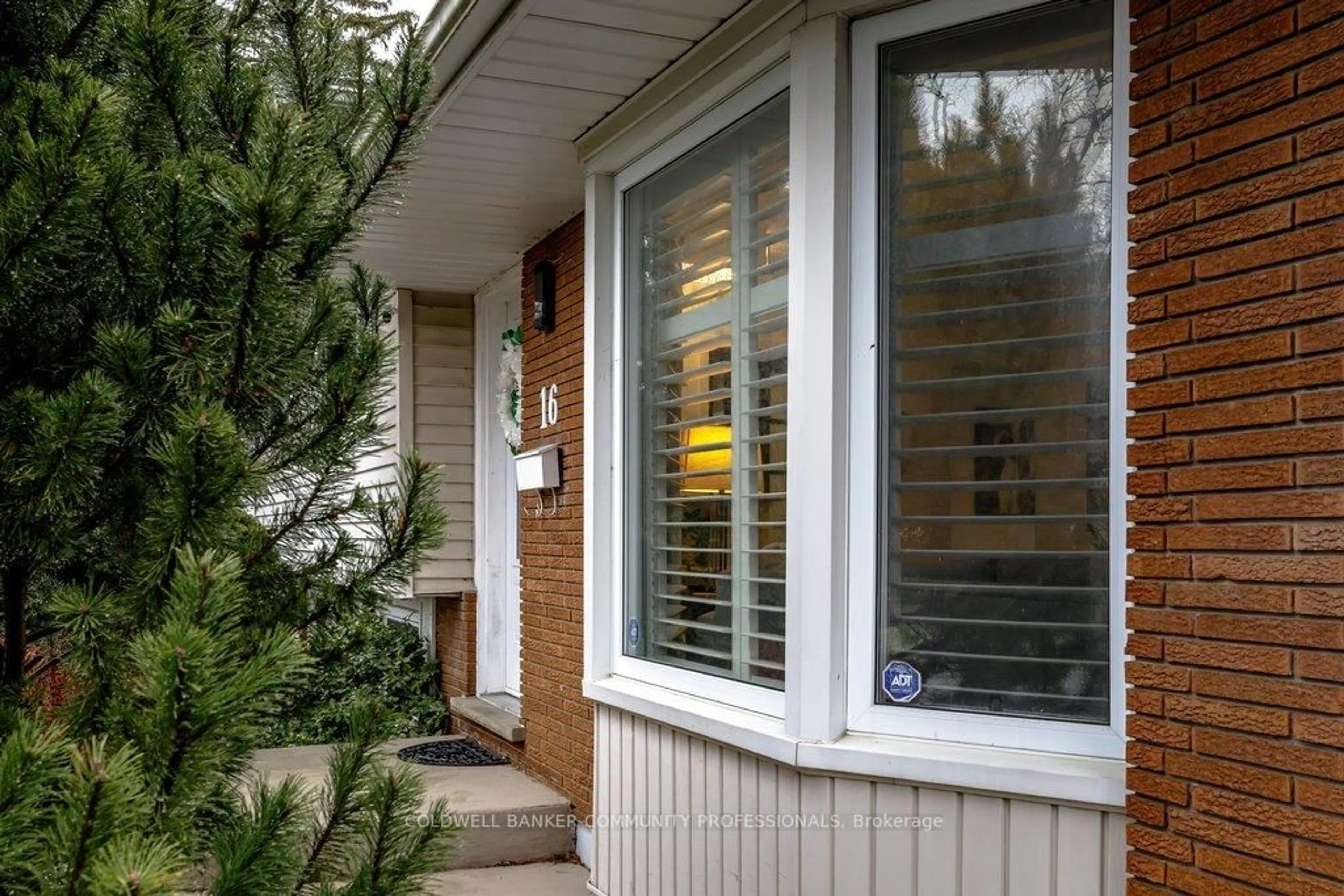 Unknown for 16 Old Oxford Rd, St. Catharines Ontario L2M 2J9