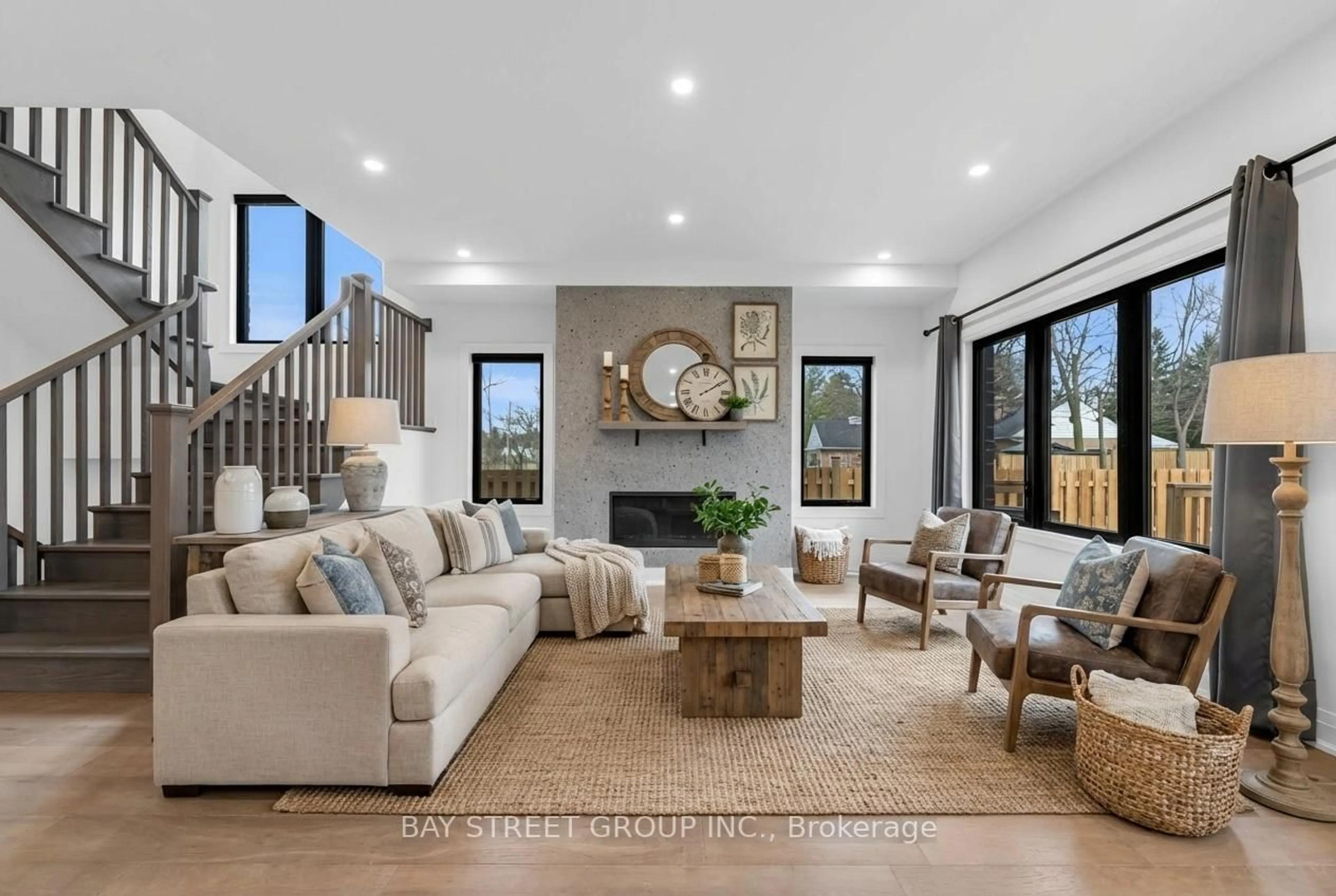 Living room with furniture, unknown for 402 Aqueduct St, Welland Ontario L3C 1E1