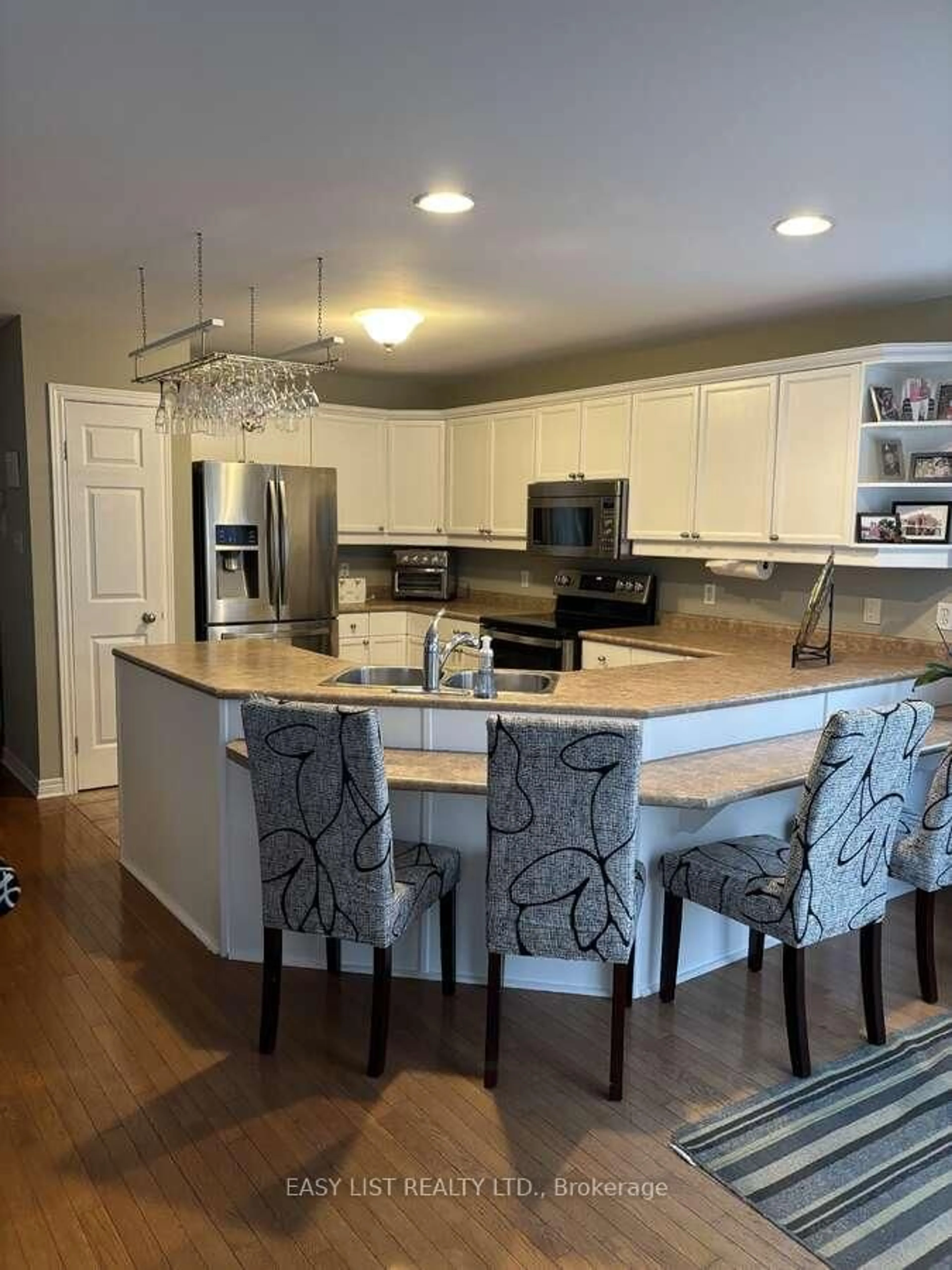 Open concept kitchen, unknown for 1758 Devos Dr, London North Ontario N5X 4H9