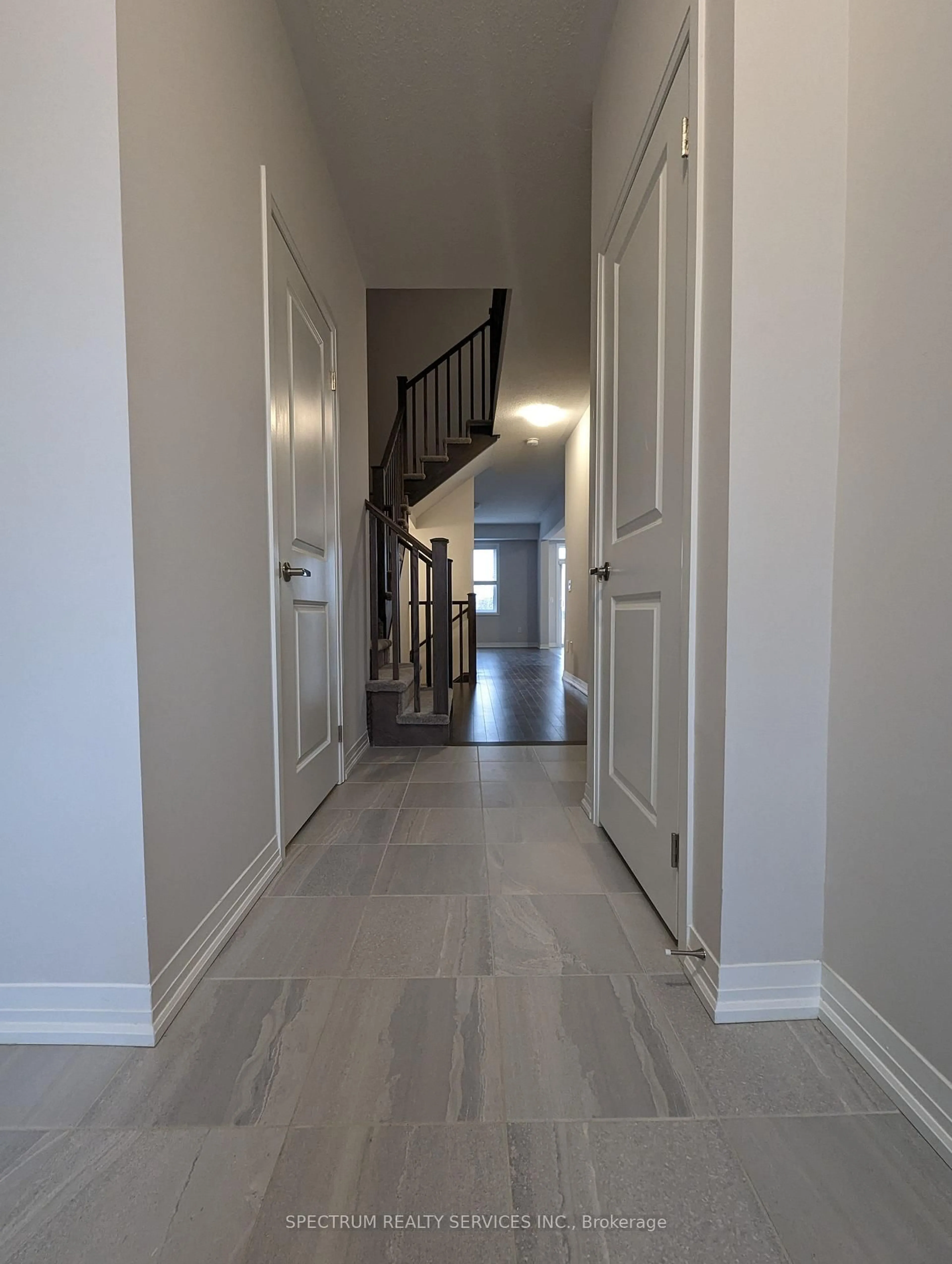Indoor entryway for 68 Freedom Cres, Hamilton Ontario L0R 1W0