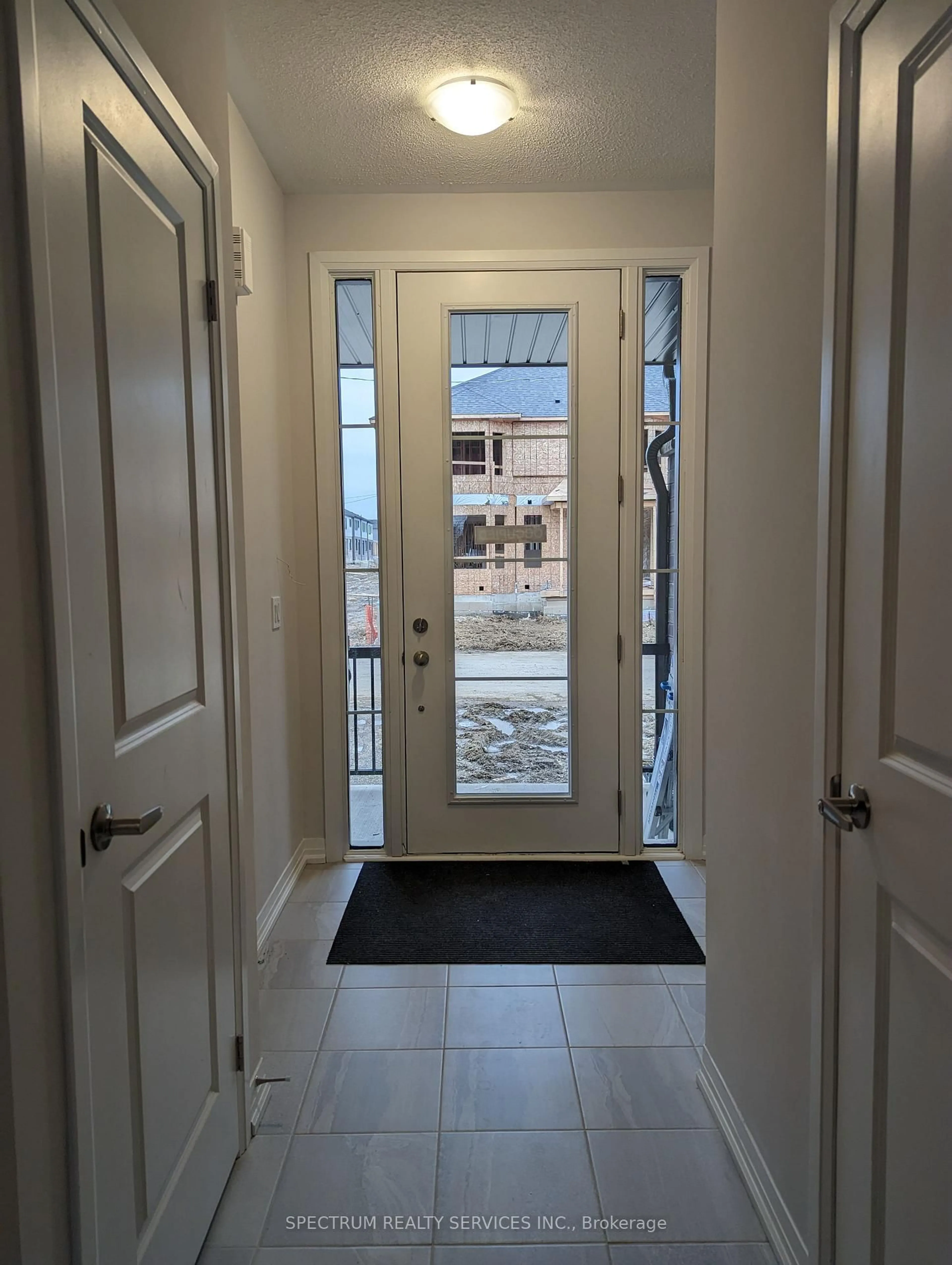 Indoor entryway for 68 Freedom Cres, Hamilton Ontario L0R 1W0