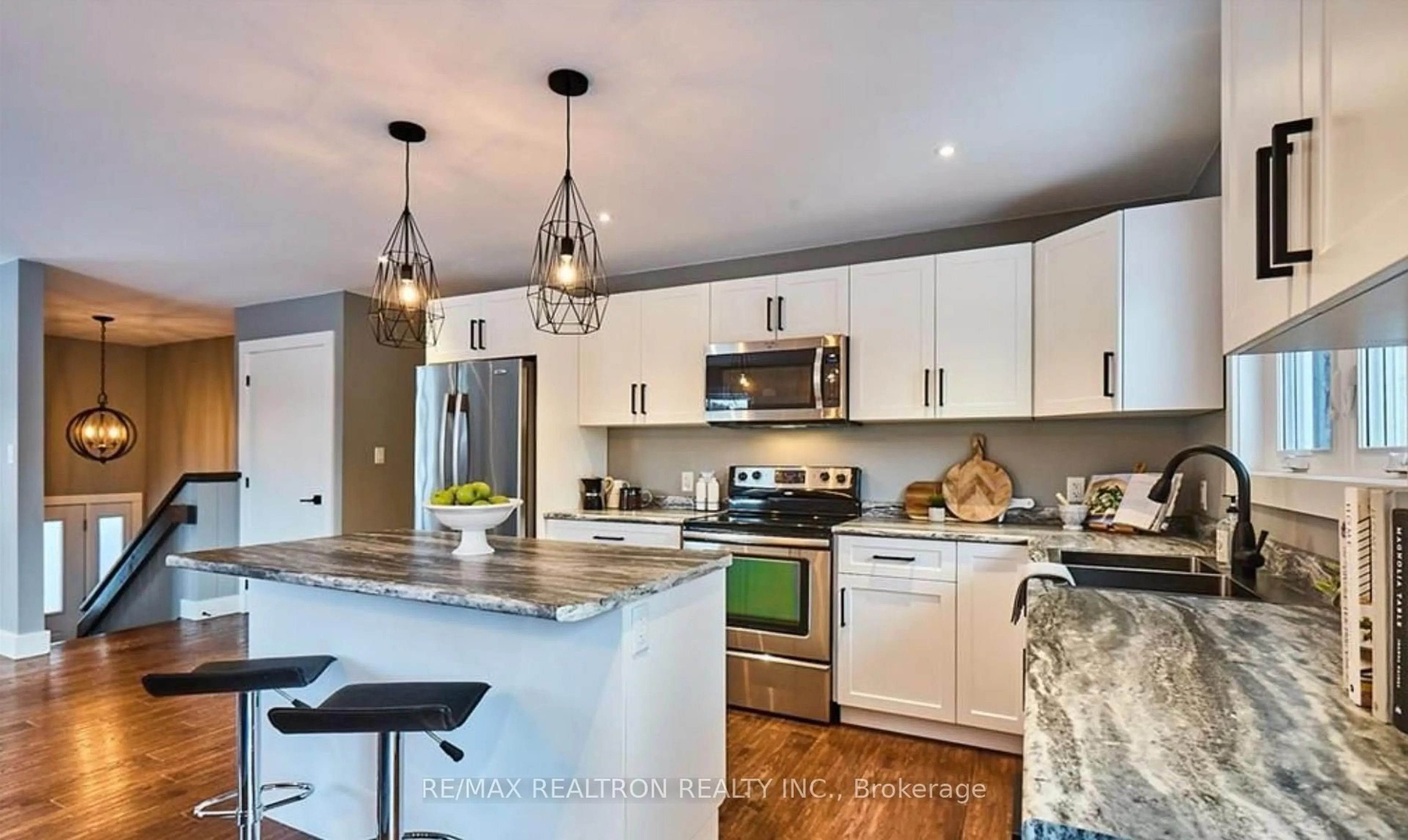 Open concept kitchen, unknown for 1 Northdown St, Huntsville Ontario P1H 2R3