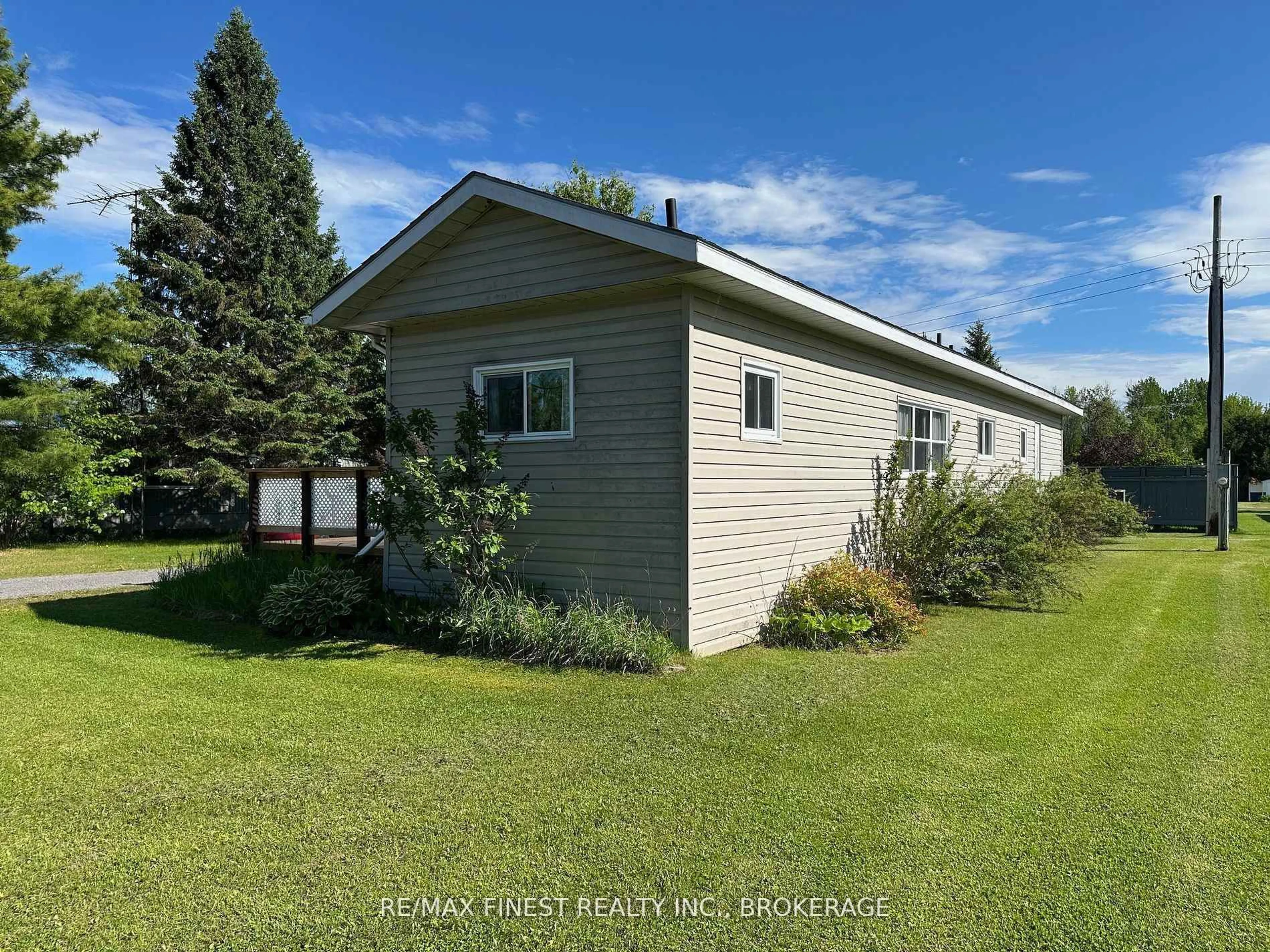 Unknown for 4425 Front St, Verona Ontario K0H 2W0