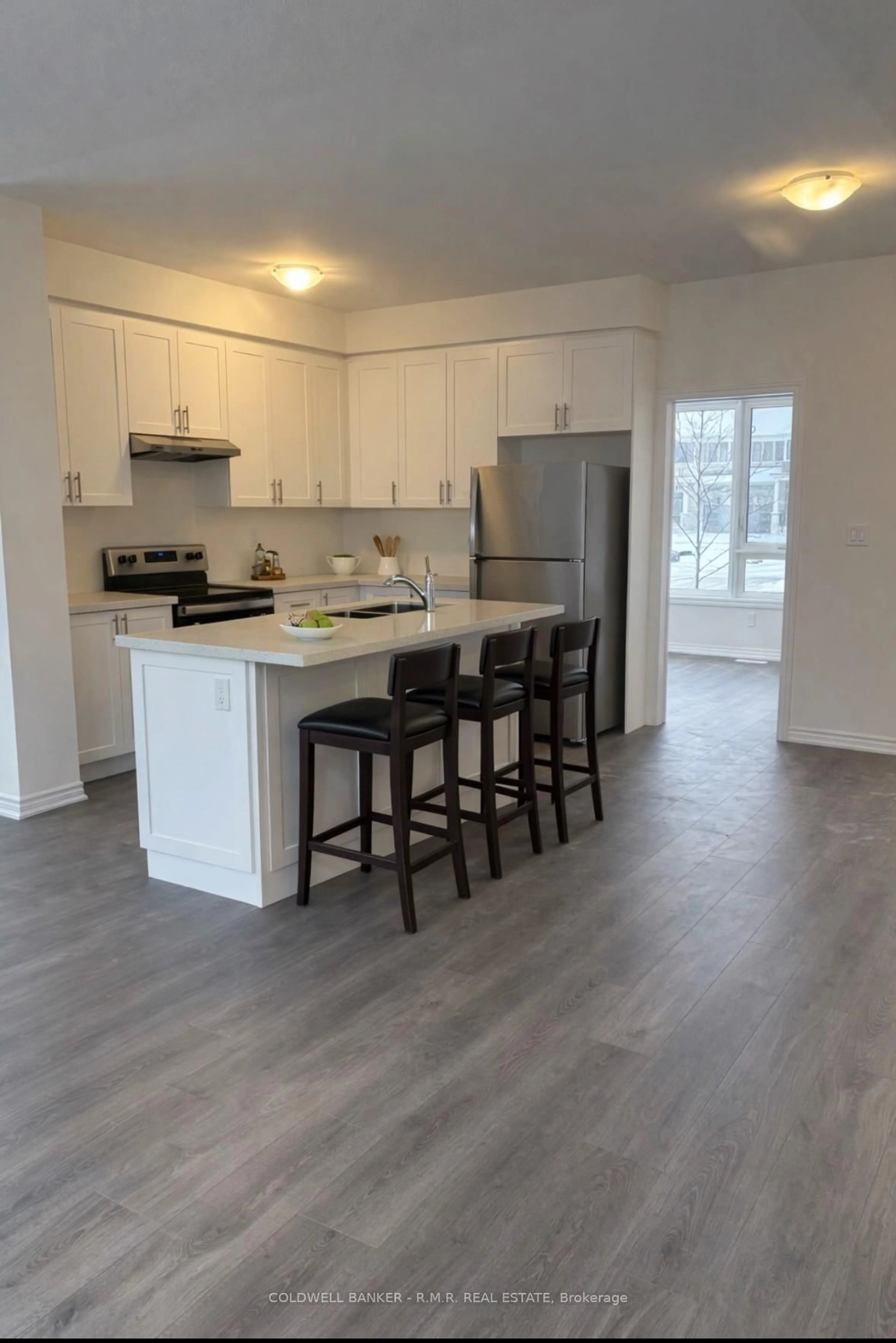 Open concept kitchen, wood/laminate floor for 156 Alcorn Dr, Kawartha Lakes Ontario K9V 0T2