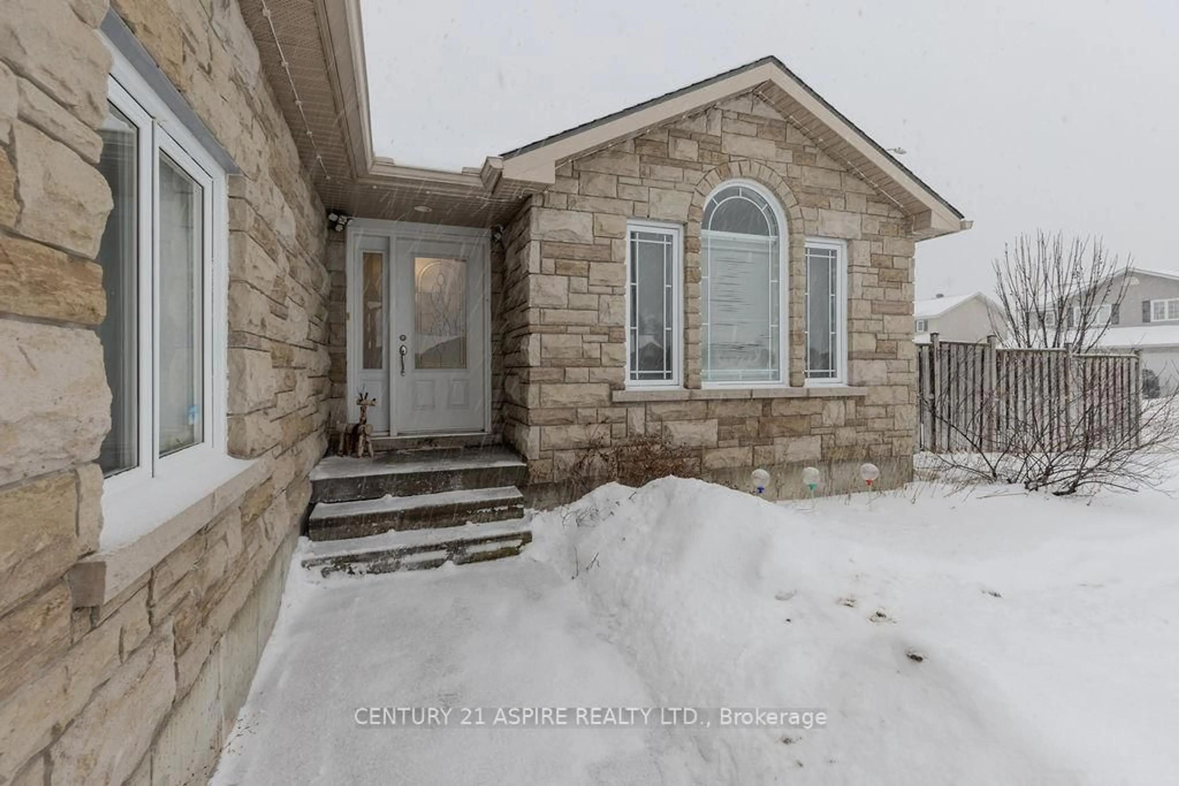 Unknown for 1043 Limestone Tr, Petawawa Ontario K8H 0A5