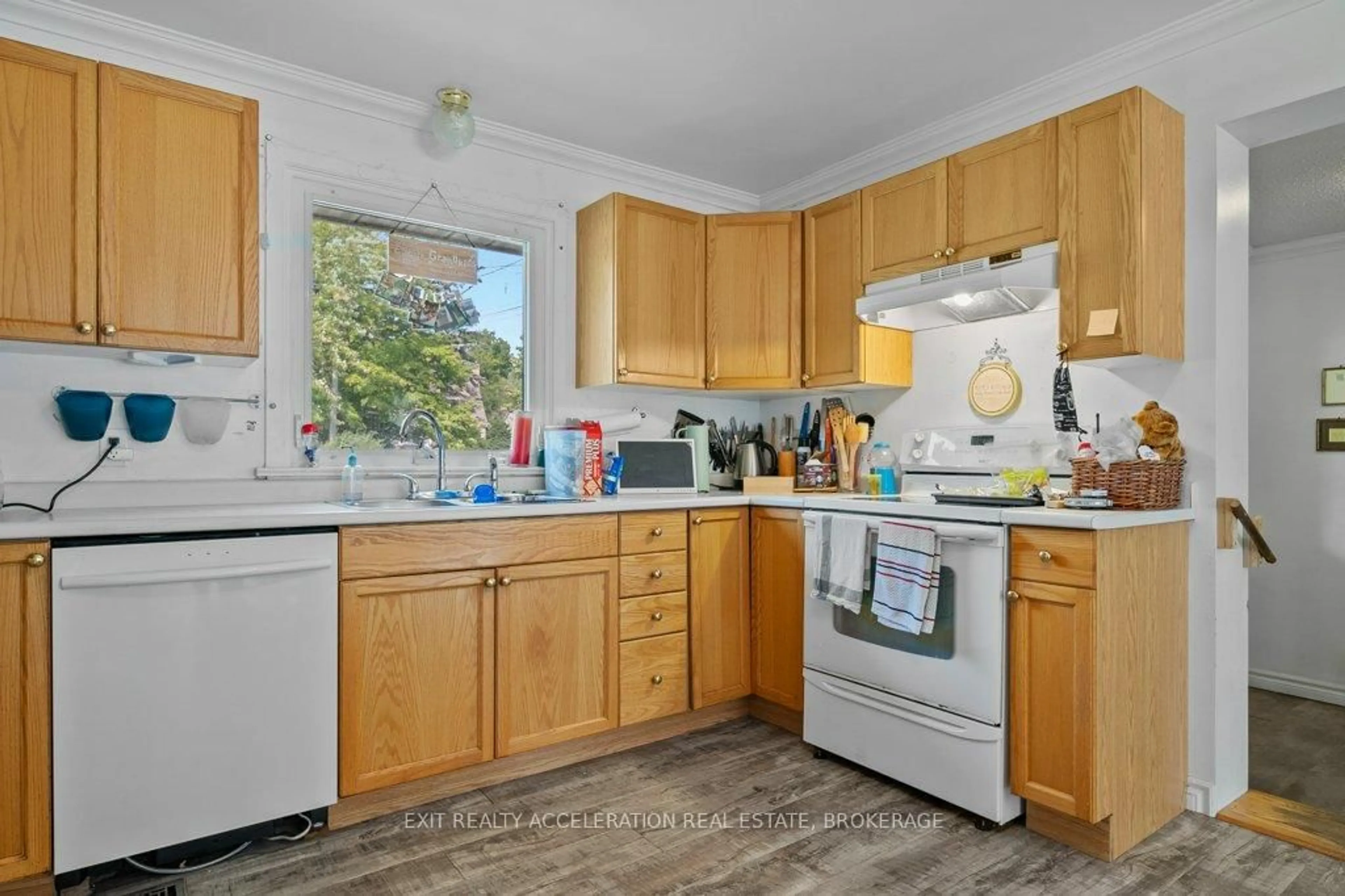 Standard kitchen, unknown for 400 Dundas St, Greater Napanee Ontario K7R 2B7