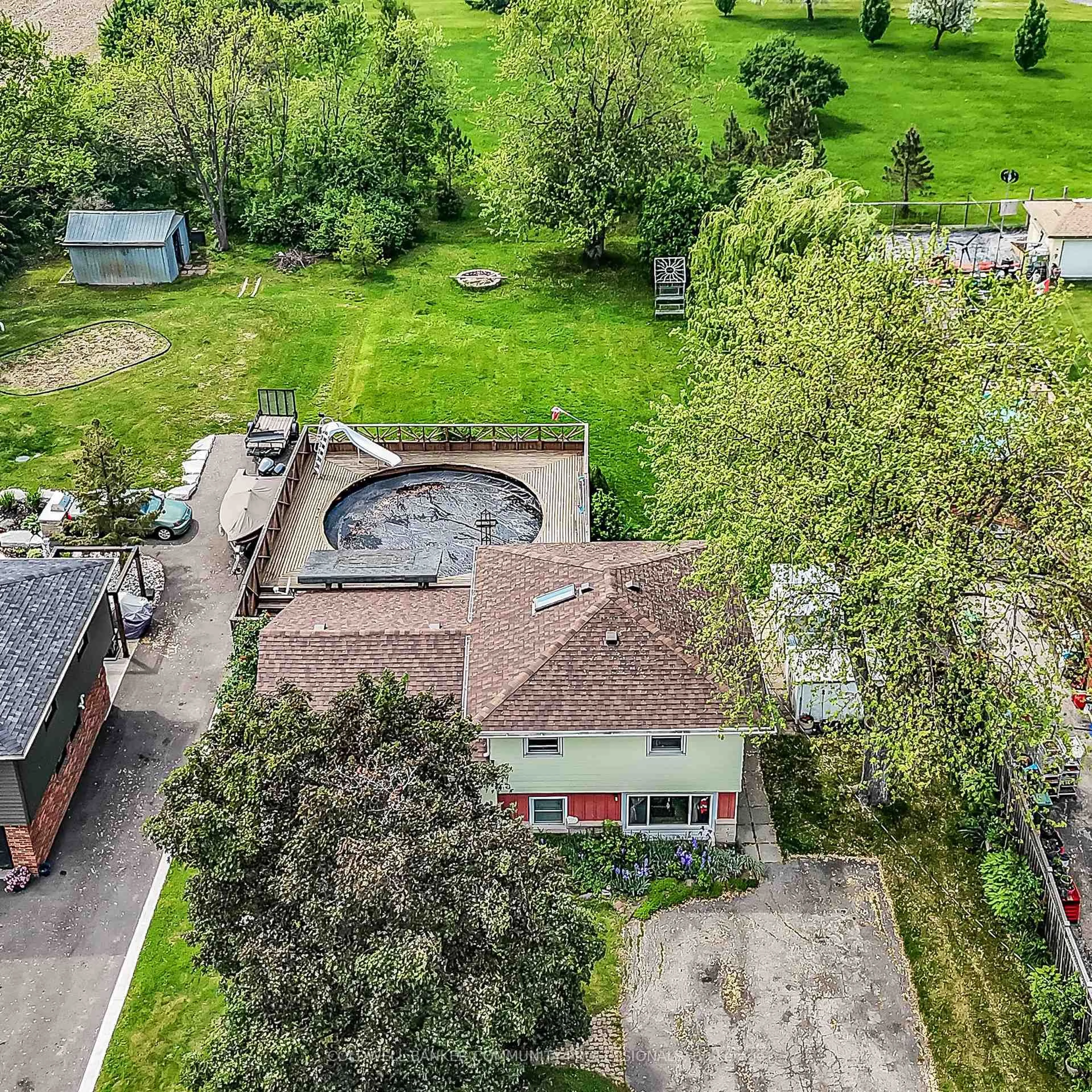 A pic from outside/outdoor area/front of a property/back of a property/a pic from drone, street for 160 Woodburn Rd, Hamilton Ontario L0R 1P0