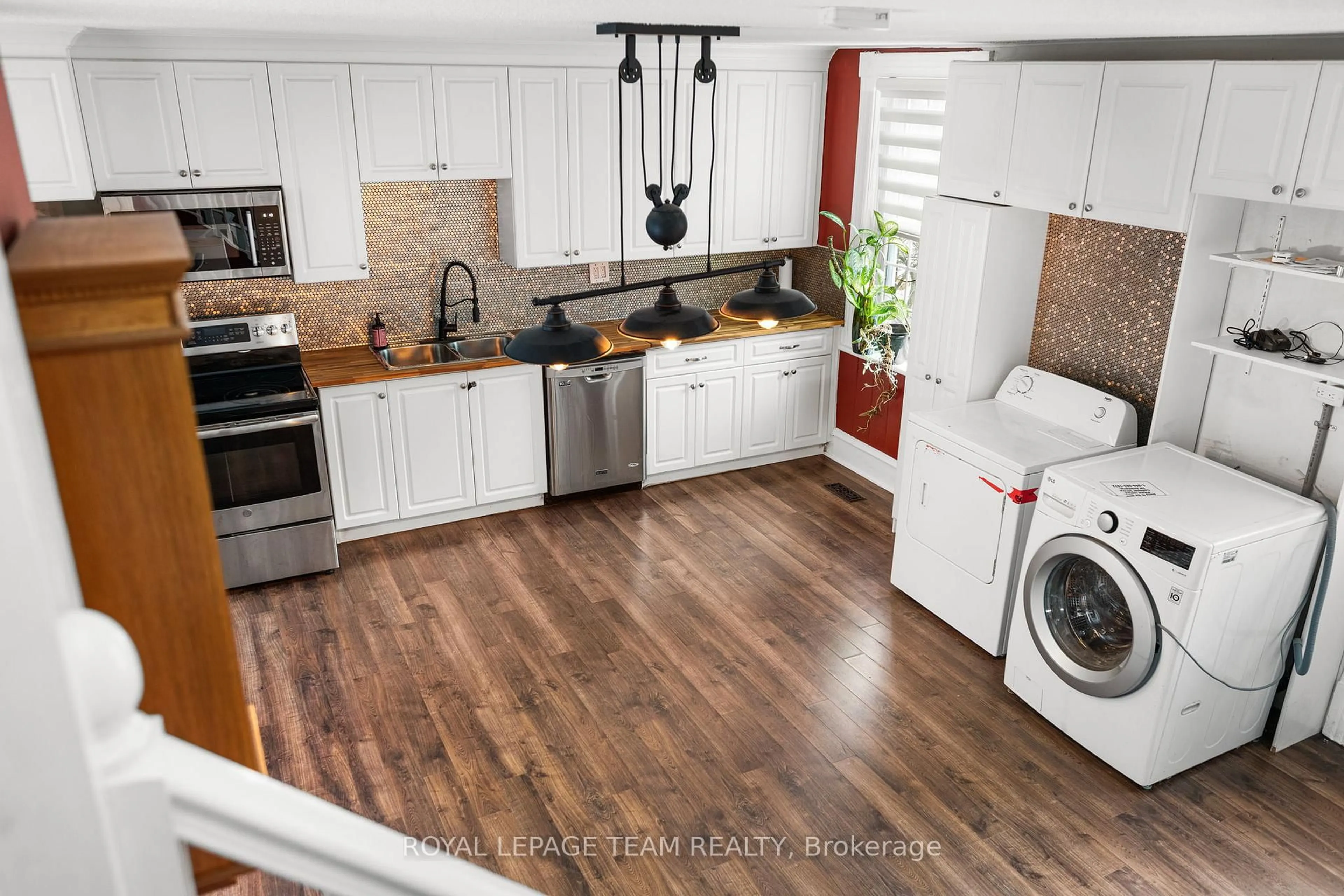 Open concept kitchen, unknown for 509 Moffat St, Pembroke Ontario K8A 3Y2